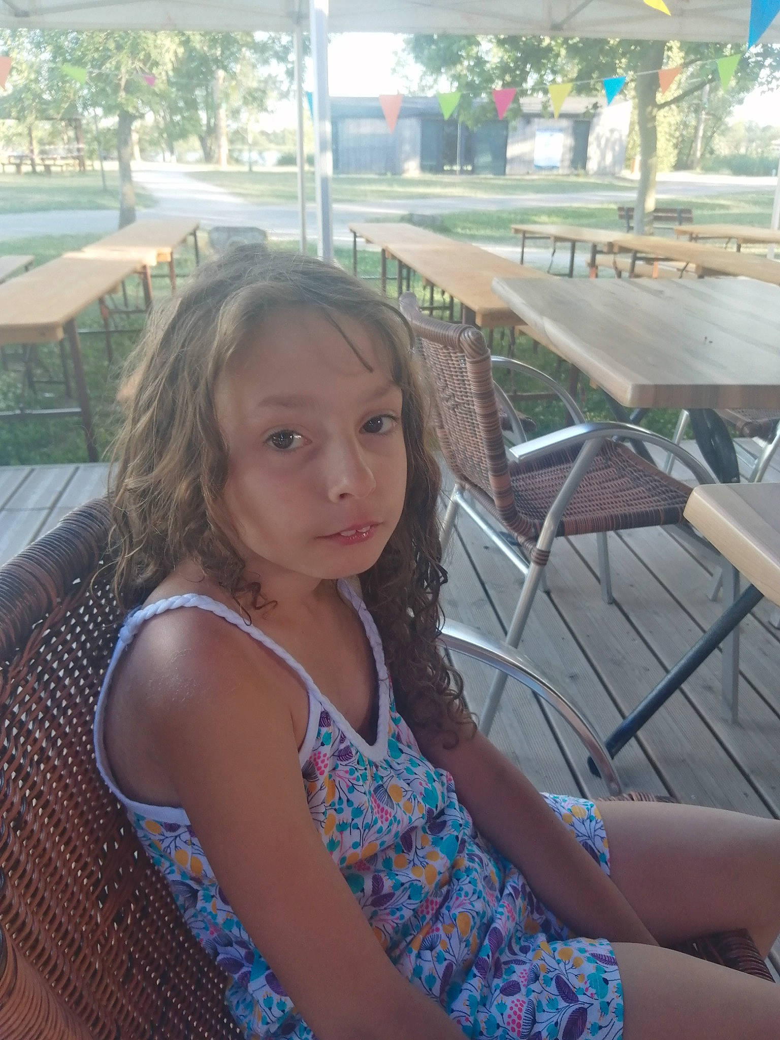 Ines participe au concours pour gagner de l'argent avec cette photo : black_hair, chair, electric_blue, eye, fun, grass, hair, hairstyle, happy, head, leisure, long_hair, outdoor_furniture, people, person, recreation, summer, t_shirt, thigh, travel