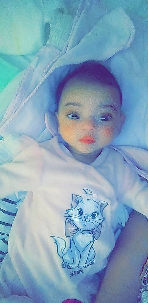 Sirine participe au concours pour gagner de l'argent avec cette photo : azure, baby_toddler_clothing, chin, cool, eyebrow, eyelash, hair, happy, iris, lip, mouth, neck, nose, organ, person, skin, sleeve, t_shirt, textile, toddler