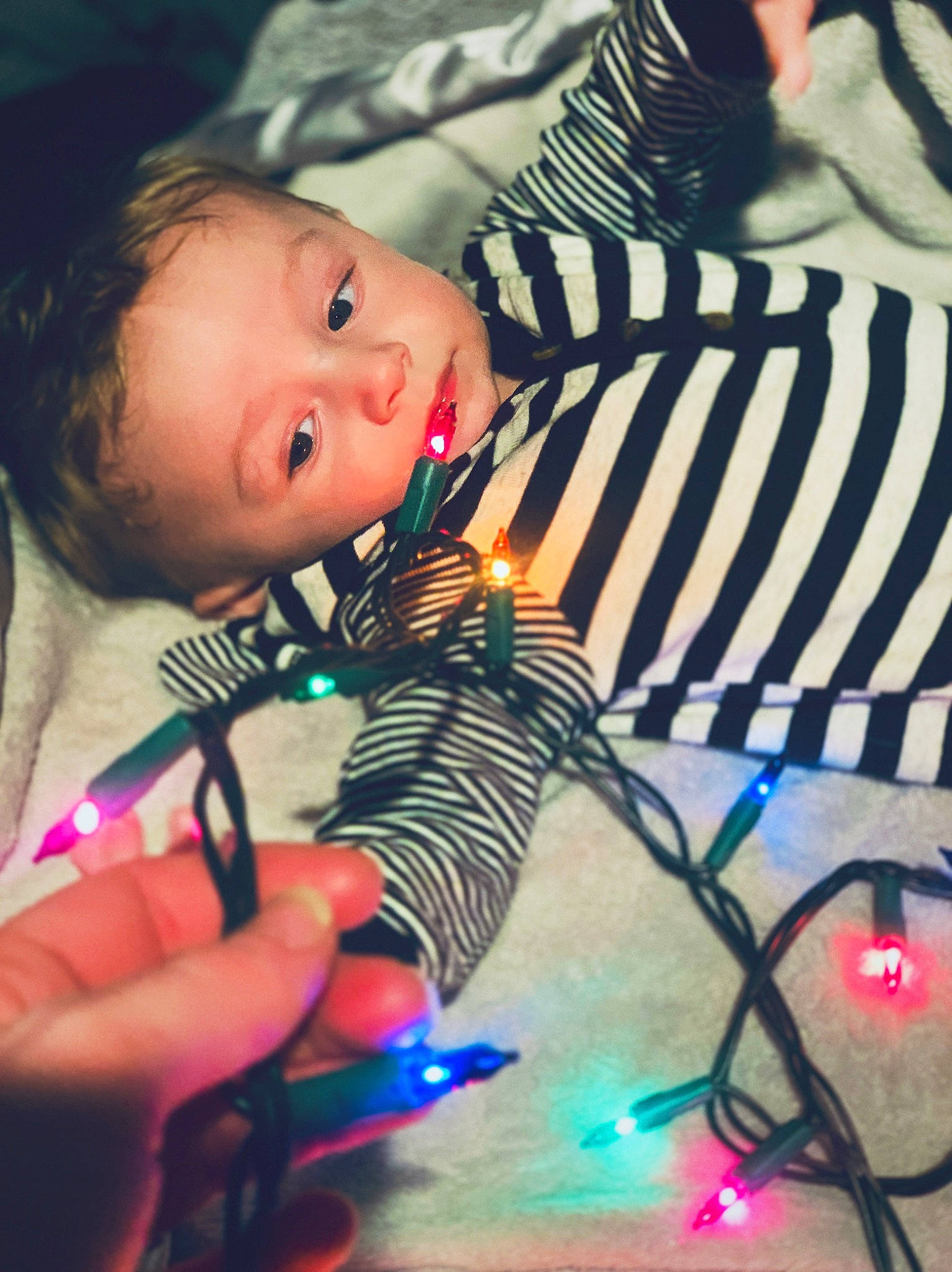 Kanon is registered to the contest to win money with this photo: audio_equipment, baby, baby_toddler_clothing, design, electric_blue, entertainment, event, eyelash, finger, hand, happy, head, light, lighting, lip, microphone, nail, person, plant, toddler