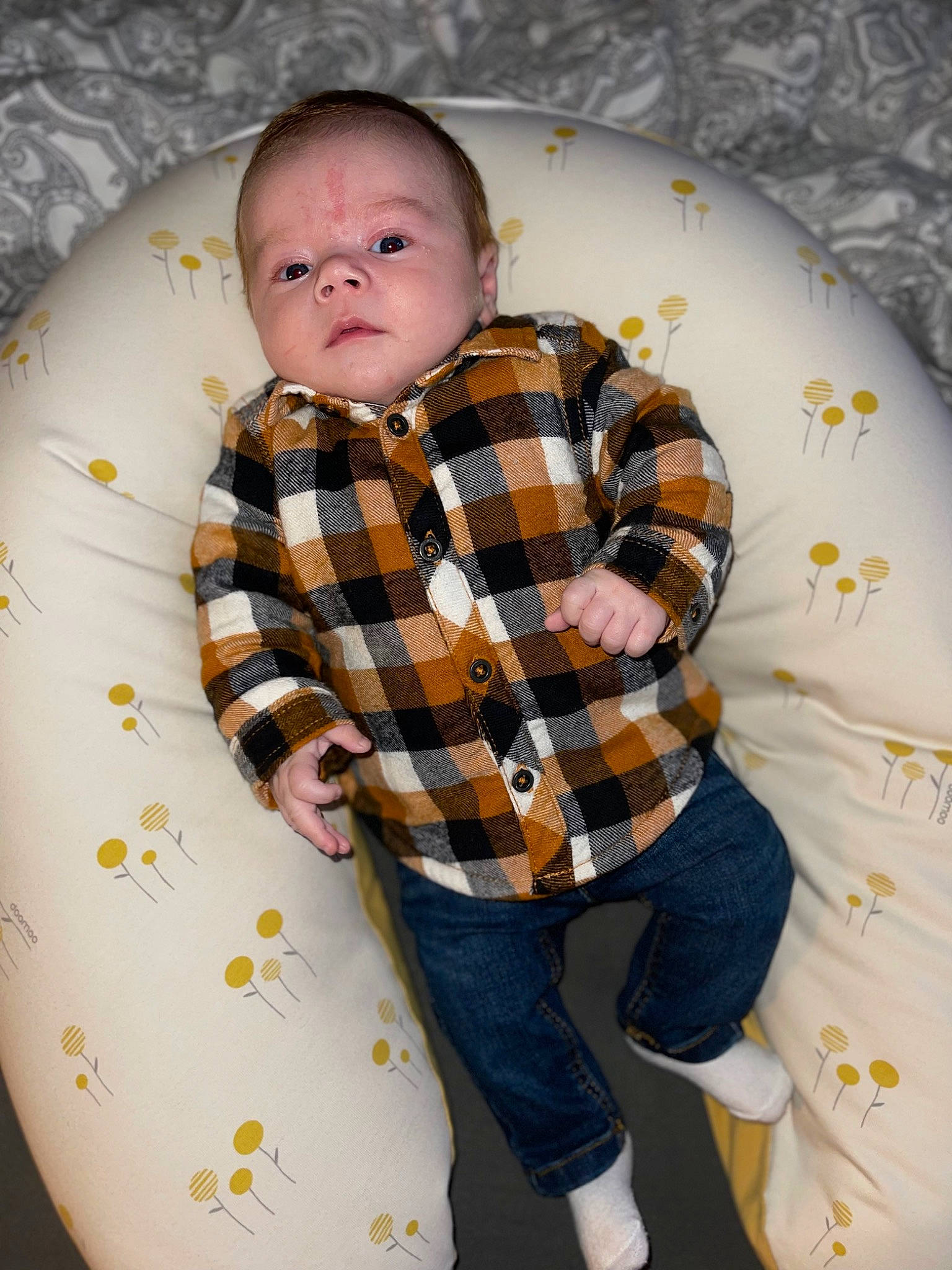Maylonn participe au concours pour gagner de l'argent avec cette photo : arm, baby_toddler_clothing, collar, comfort, cool, dress_shirt, hairstyle, happy, human_body, jacket, jeans, neck, pattern, person, plaid, shirt, sleeve, t_shirt, tartan, textile