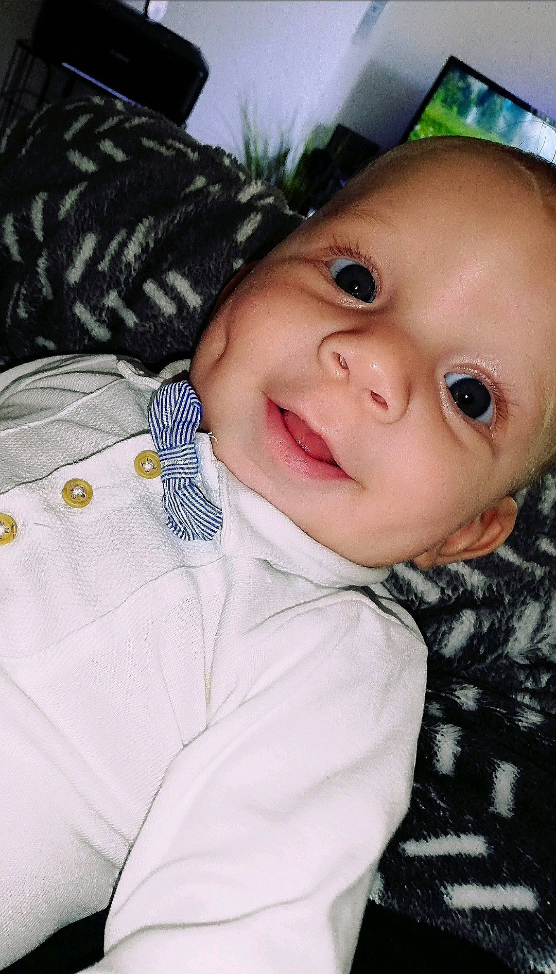 Jayden a rejoint le concours — aidez-le/la à gagner de superbes lots ! baby, cheek, child, eye, face, head, lip, nose, person, skin, smile, toddler