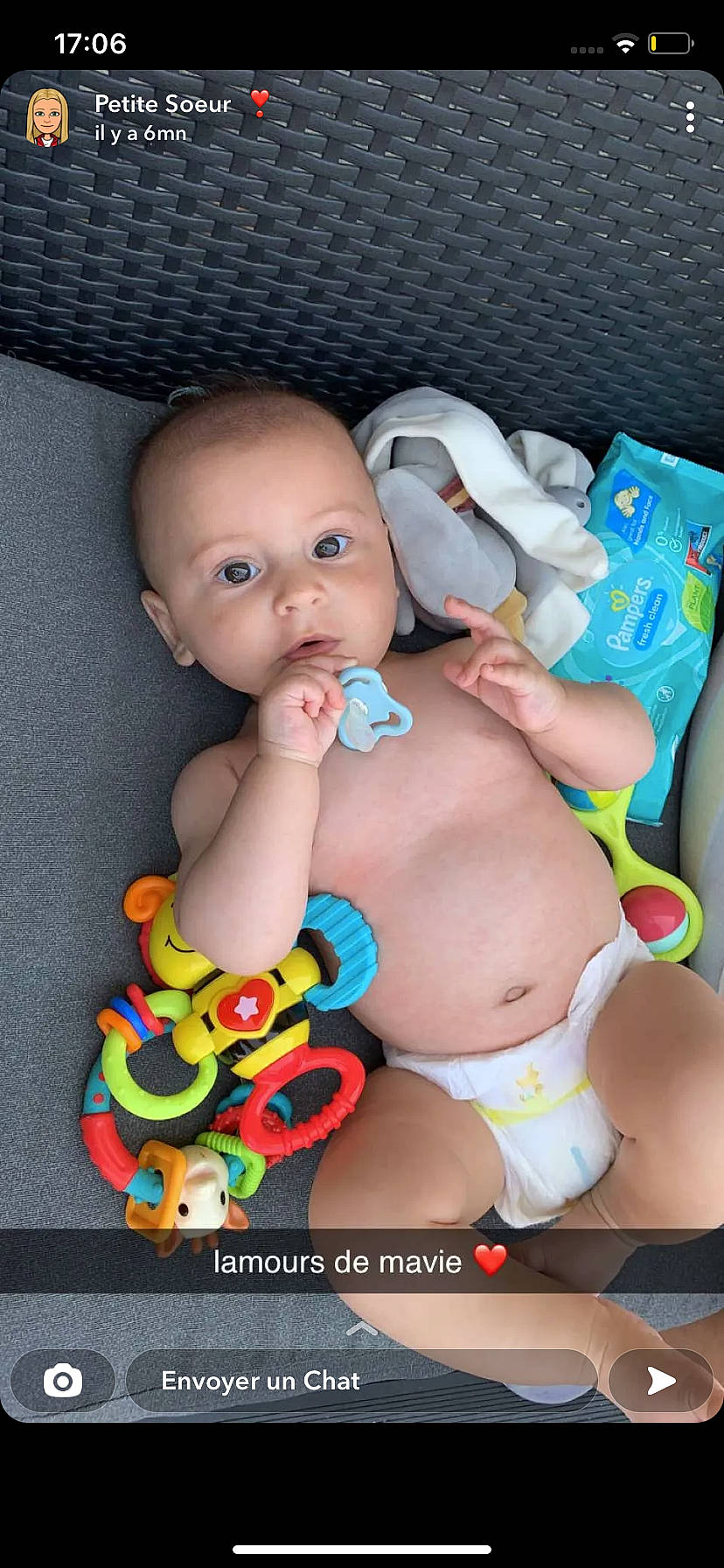 Djino a rejoint le concours — aidez-le/la à gagner de superbes lots ! abdomen, arm, baby, cheek, chest, child, finger, human_body, joint, mouth, nail, organ, person, pink, skin, stomach, textile, thigh, thumb, toy