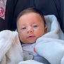 Lorenzo a rejoint le concours — aidez-le/la à gagner de superbes lots ! baby, blanket, blue_eyes, child, clothing, cute, face, infant, indoors, pacifier, portrait, seat, soft, toddler, warm, white_blanket, young_child, cozy, resting, baby_girl_or_boy