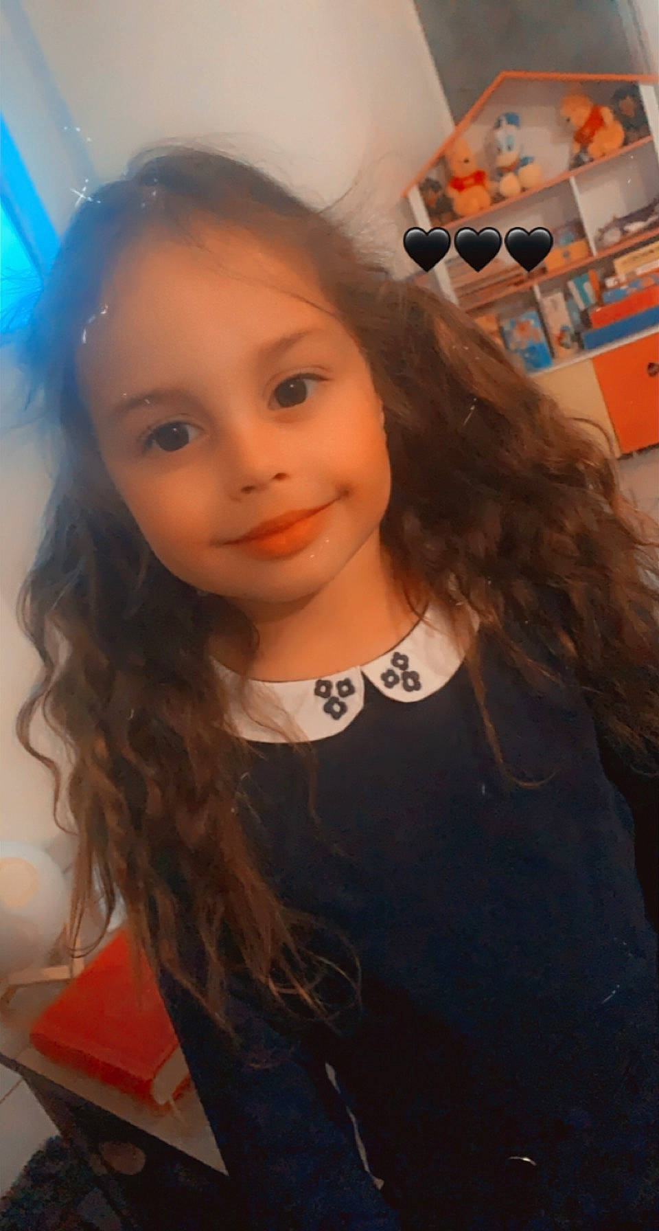 Amina a rejoint le concours — aidez-le/la à gagner de superbes lots ! black_hair, cheek, chin, clothing, cool, eyebrow, eyelash, flash_photography, forehead, happy, iris, jaw, joy, layered_hair, lip, mouth, nose, person, skin, smile