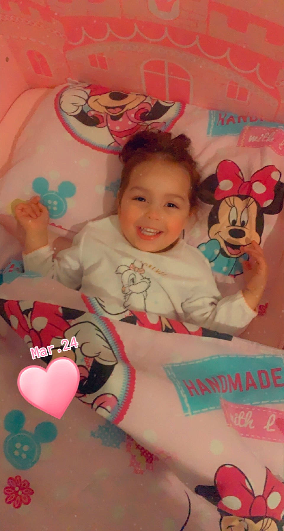 Marwa participe au concours pour gagner de l'argent avec cette photo : baby, baby_toddler_clothing, cheek, child, face, facial_expression, finger, fun, hairstyle, hand, happy, head, joy, magenta, person, pink, skin, sleeve, smile, textile