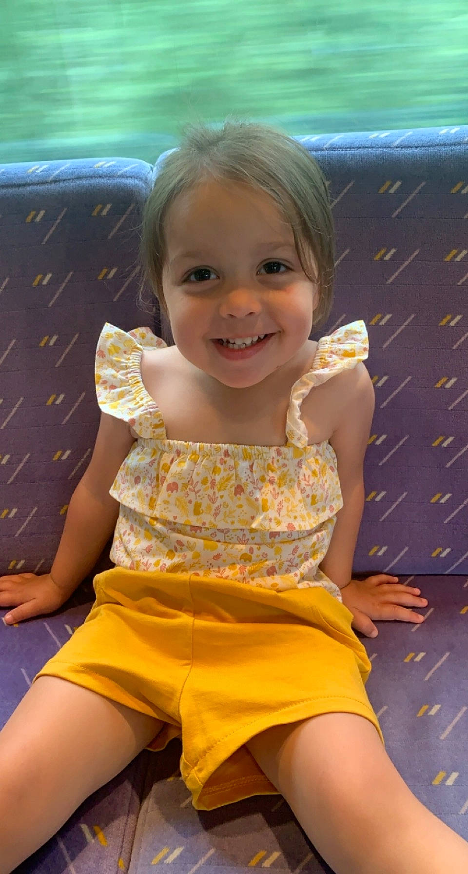 Marwa a rejoint le concours — aidez-le/la à gagner de superbes lots ! baby_toddler_clothing, cheek, face, facial_expression, fun, grass, green, hairstyle, happy, head, human, iris, joy, leisure, mammal, person, pink, shorts, skin, smile