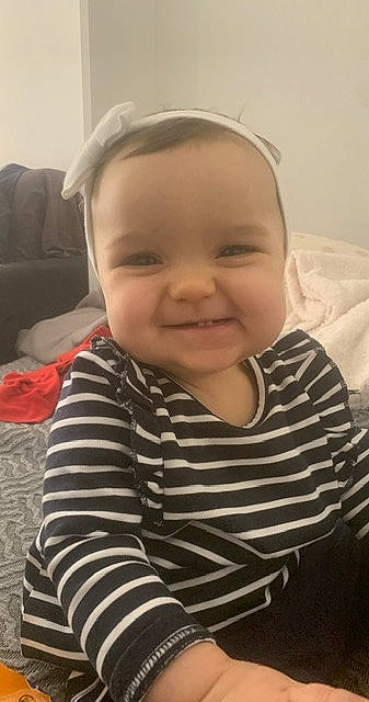 Valentina a rejoint le concours — aidez-le/la à gagner de superbes lots ! baby, baby_toddler_clothing, cheek, child, chin, comfort, eyebrow, eyelash, facial_expression, flooring, happy, iris, joy, lip, mouth, nose, person, sitting, skin, sleeve