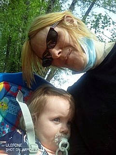 Kanel a rejoint le concours — aidez-le/la à gagner de superbes lots ! baby, blond, child, event, eyelash, eyewear, face, fun, gesture, grass, hair, happy, joy, love, mouth, nose, person, recreation, sunglasses, toddler