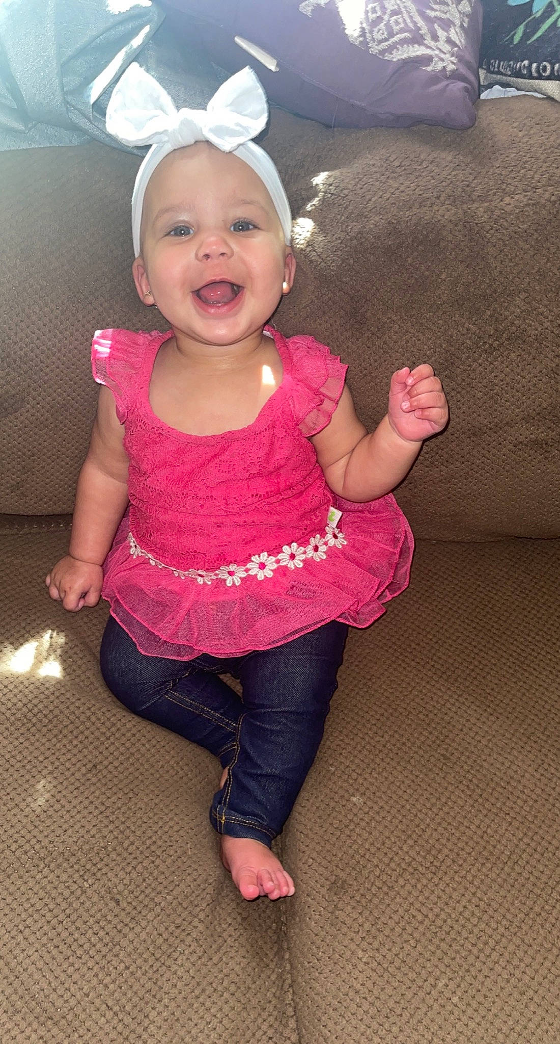 Ohana is registered to the contest to win money with this photo: baby_toddler_clothing, cheek, clothing, eye, face, facial_expression, finger, gesture, hair, happy, head, human_body, iris, leg, mouth, person, pink, skin, sleeve, smile