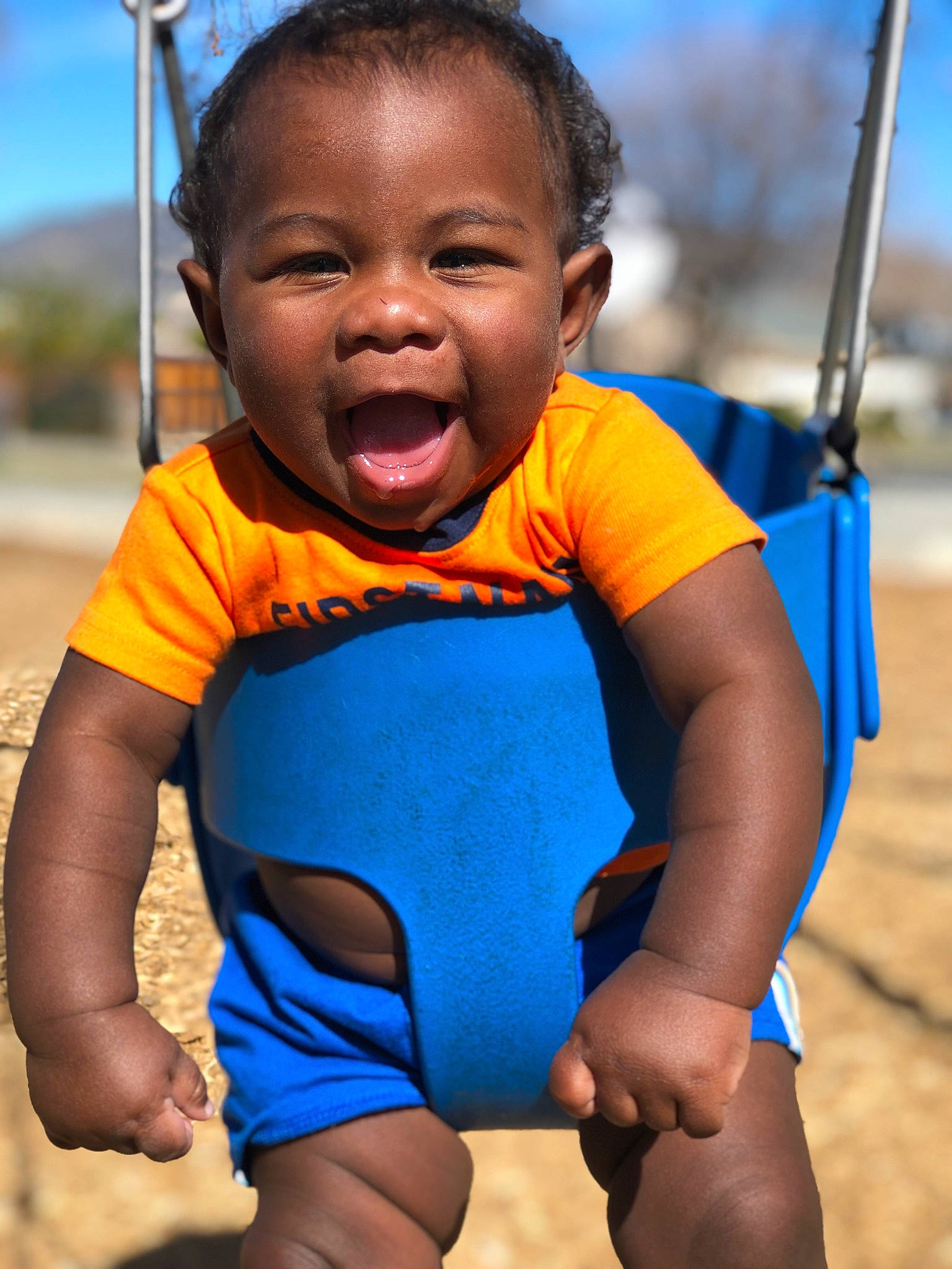 King joined the competition — help win amazing prizes! blue, body_of_water, eye, face, facial_expression, hand, happy, head, human, human_body, muscle, people_in_nature, person, shoulder, skin, sky, smile, standing, swing, t_shirt