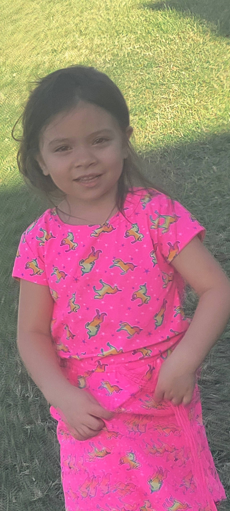 Cheyenne is registered to the contest to win money with this photo: arm, cheek, chin, eye, face, facial_expression, hair, happy, human_body, iris, joy, lip, mouth, neck, people_in_nature, person, pink, shoulder, skin, sleeve