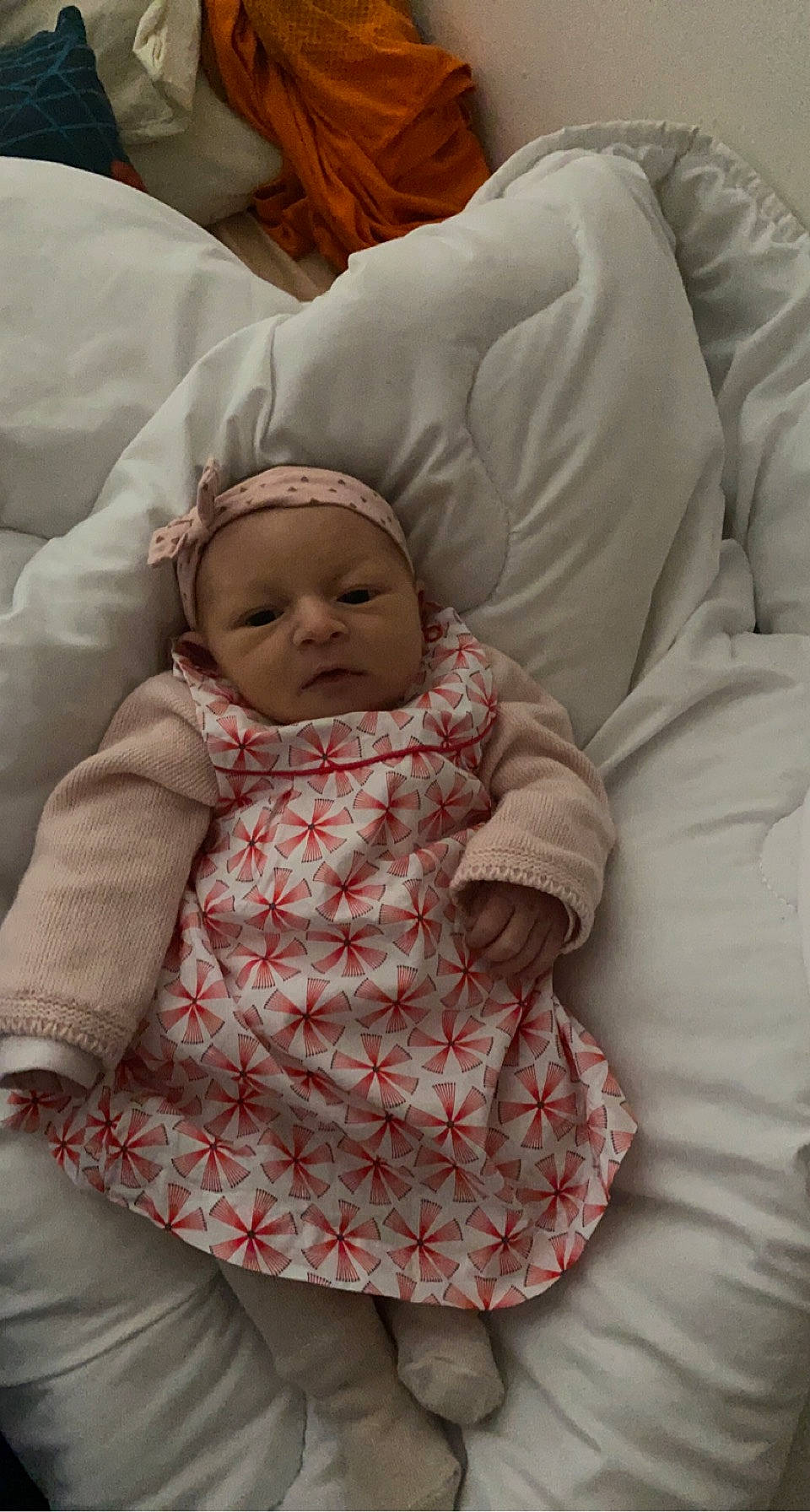 Mélina a rejoint le concours — aidez-le/la à gagner de superbes lots ! baby, baby_products, baby_sleeping, baby_toddler_clothing, cheek, child, comfort, face, head, headwear, human, linens, mammal, mouth, person, pink, room, skin, sleeve, textile