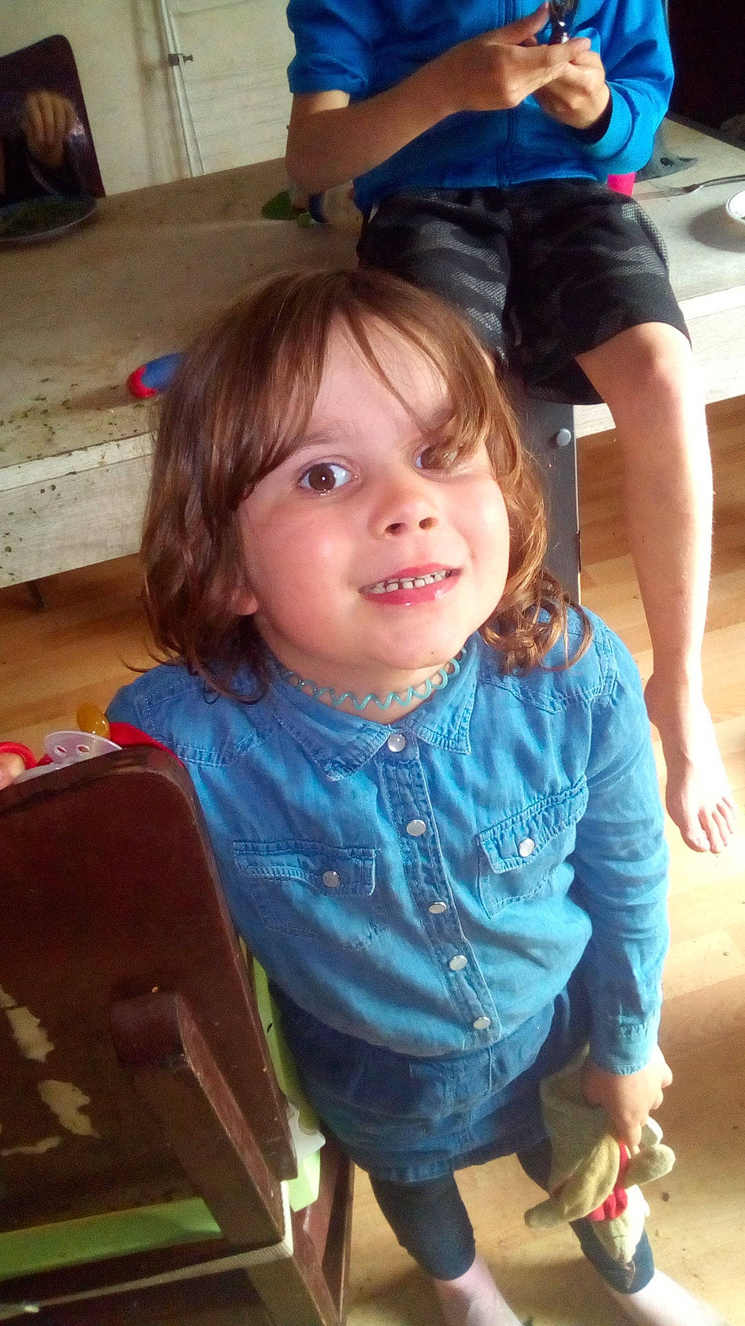 Lauryne a rejoint le concours — aidez-le/la à gagner de superbes lots ! child, cool, day, fun, girl, hair, hairstyle, head, infant, person, play, product, sitting, skin, smile, toddler, vacation