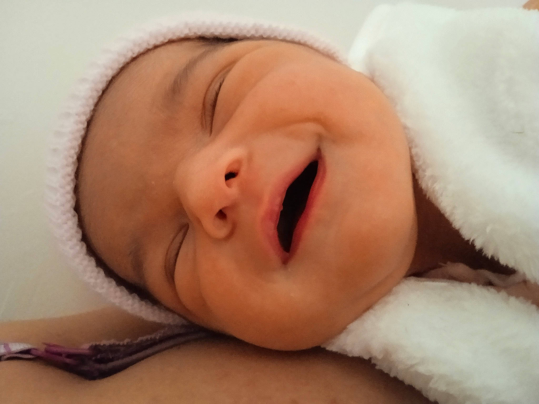 Katalina a rejoint le concours — aidez-le/la à gagner de superbes lots ! baby, cheek, chin, comfort, ear, eye, eyebrow, eyelash, face, facial_expression, gesture, head, human_body, iris, lip, mouth, neck, nose, person, skin