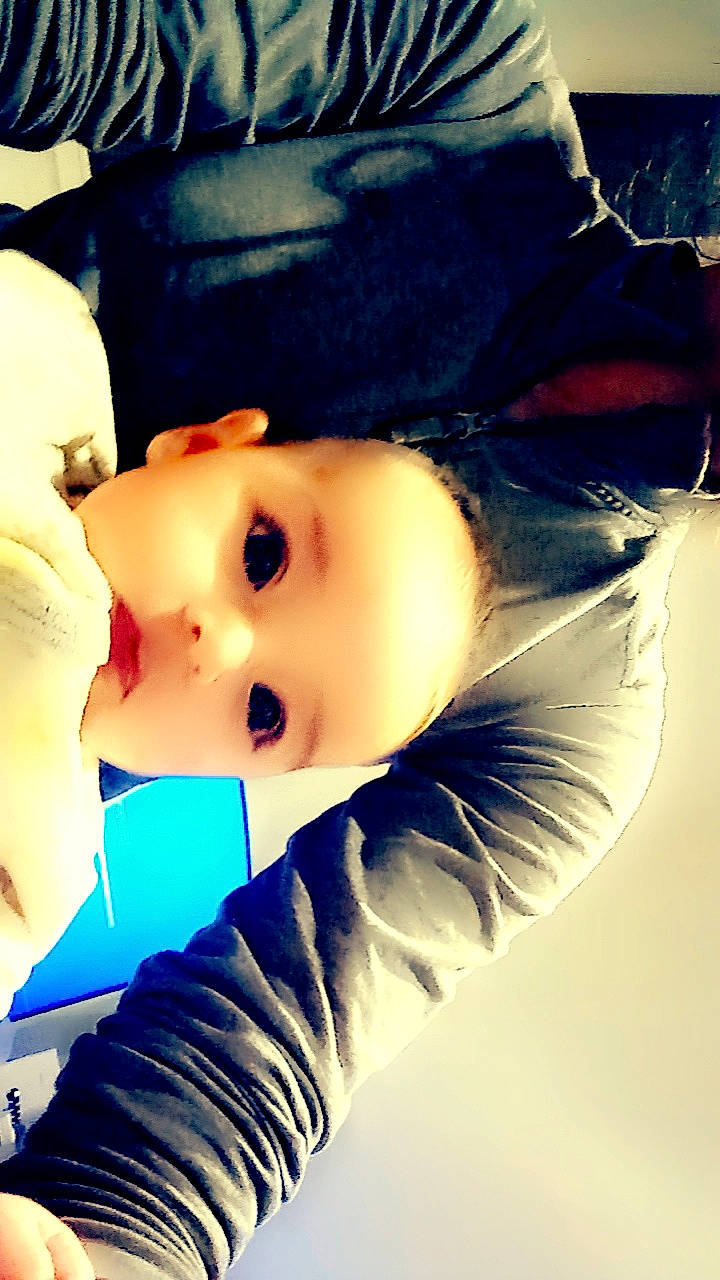 Katalina a rejoint le concours — aidez-le/la à gagner de superbes lots ! art, baby, beauty, cap, cheek, child, chin, electric_blue, eyebrow, eyelash, flash_photography, fun, fur, gesture, happy, lip, mouth, nose, person, surprise