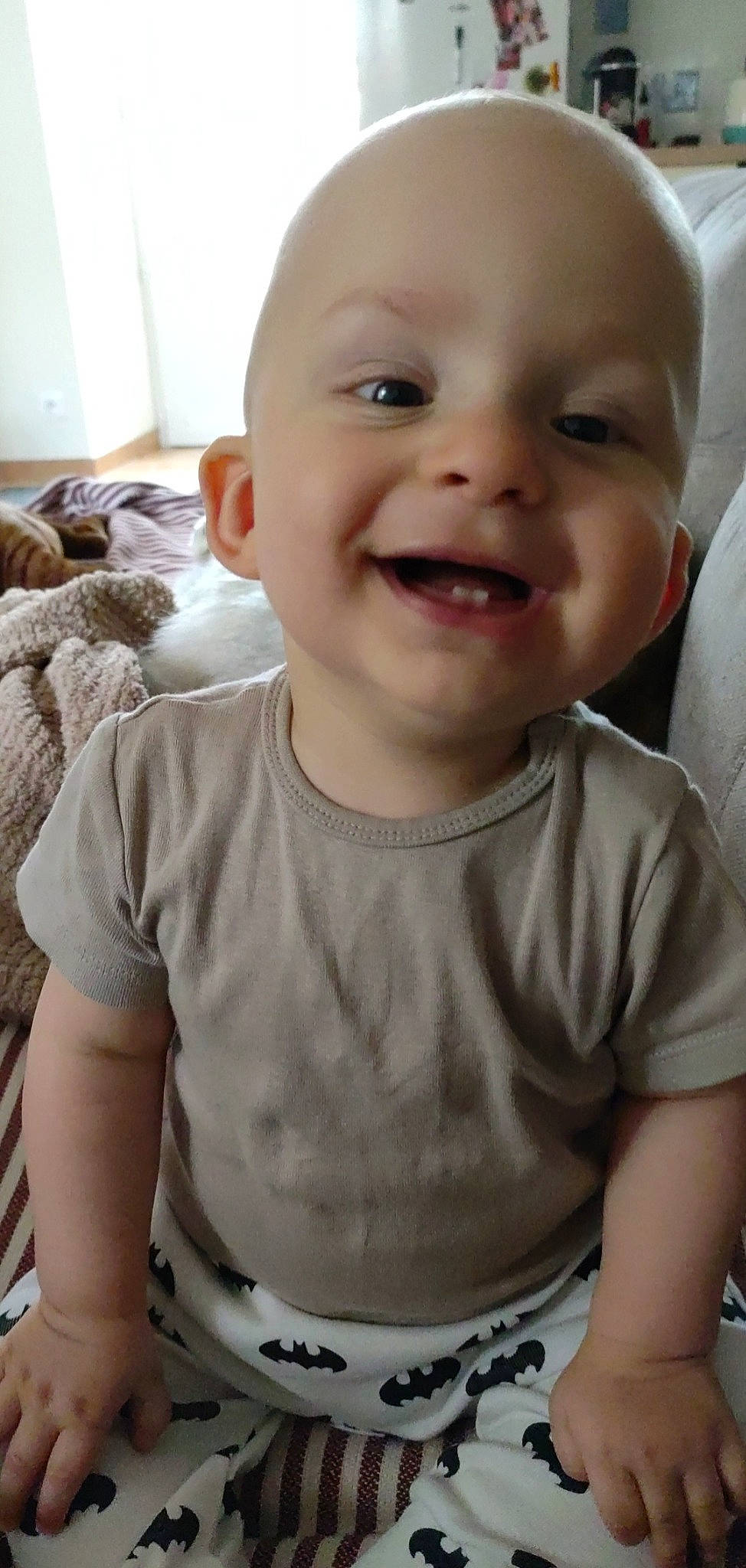 Jules participe au concours pour gagner de l'argent avec cette photo : baby, baby_laughing, baby_toddler_clothing, cheek, eye, eyebrow, eyelash, face, happy, human_body, iris, joy, lip, mouth, nose, person, product, skin, sleeve, smile