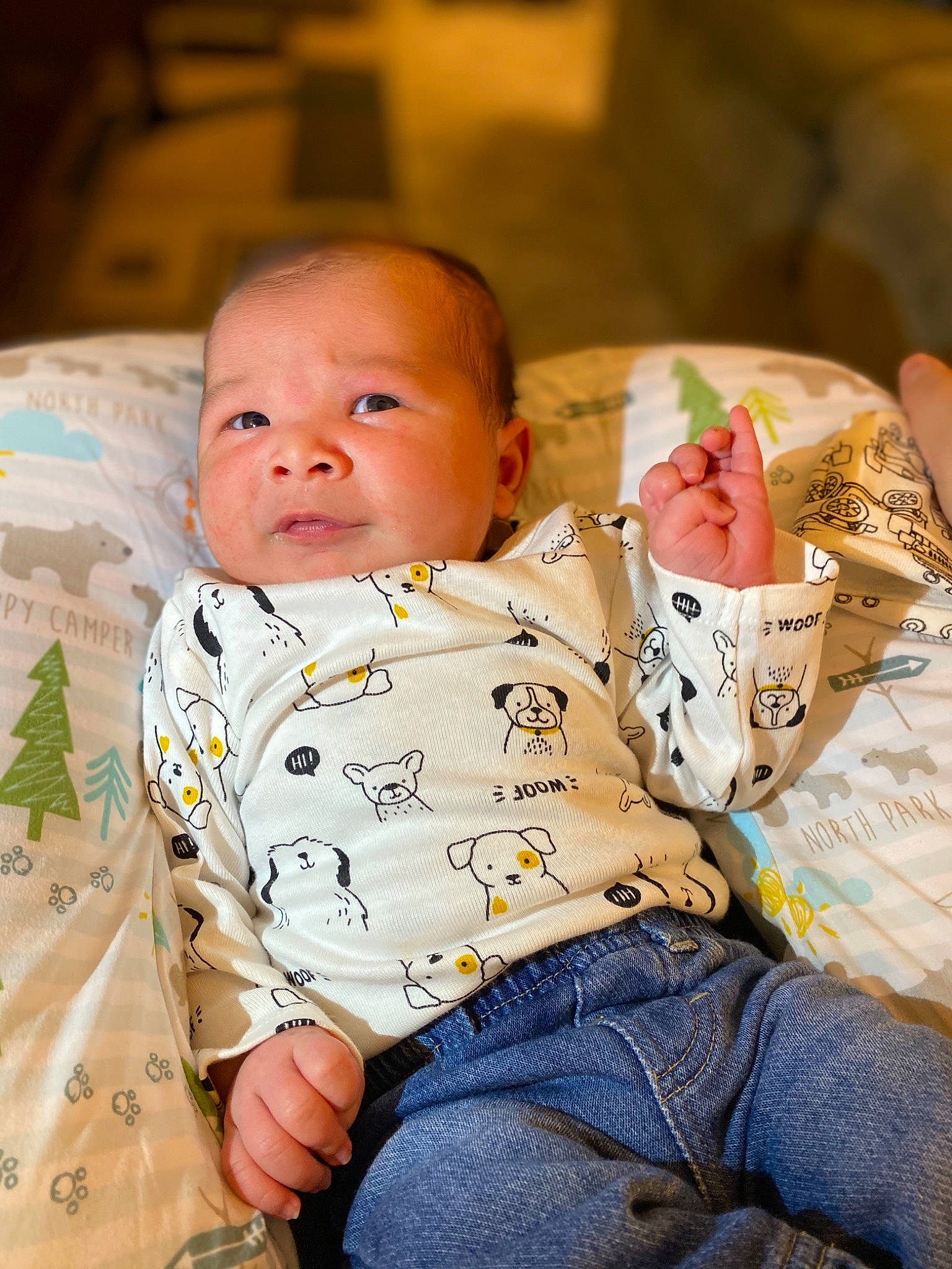 Gael is registered to the contest to win money with this photo: baby, child, person, sitting, toddler