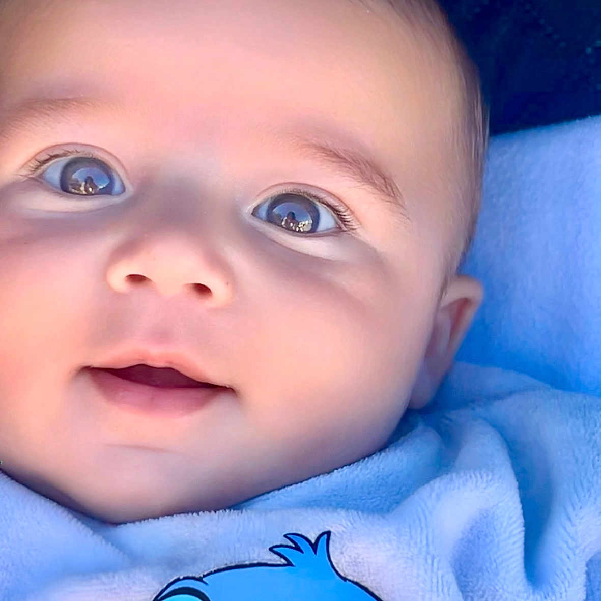 Massimo a rejoint le concours — aidez-le/la à gagner de superbes lots ! baby, babylaughing, clothing, face, happy, hat, head, newborn, person, photography, portrait, selfie, smile