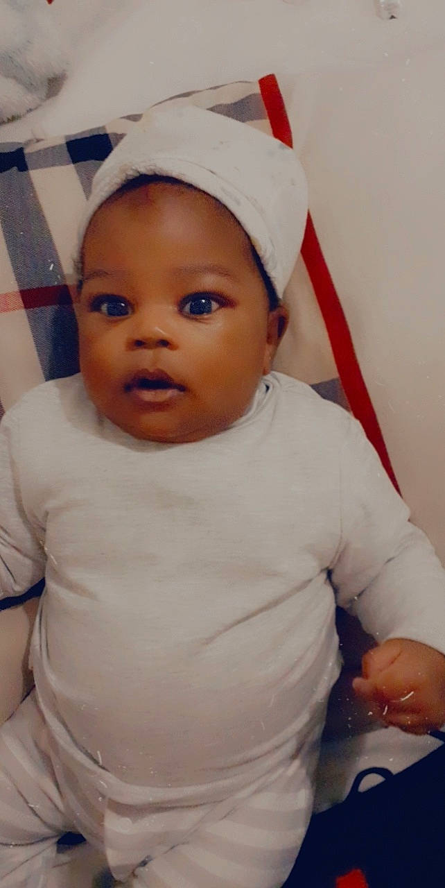 Abel a rejoint le concours — aidez-le/la à gagner de superbes lots ! baby, baby_safety, baby_toddler_clothing, cap, cheek, comfort, eye, eyebrow, happy, headgear, human_body, iris, lip, mouth, nose, person, skin, sleeve, smile, t_shirt