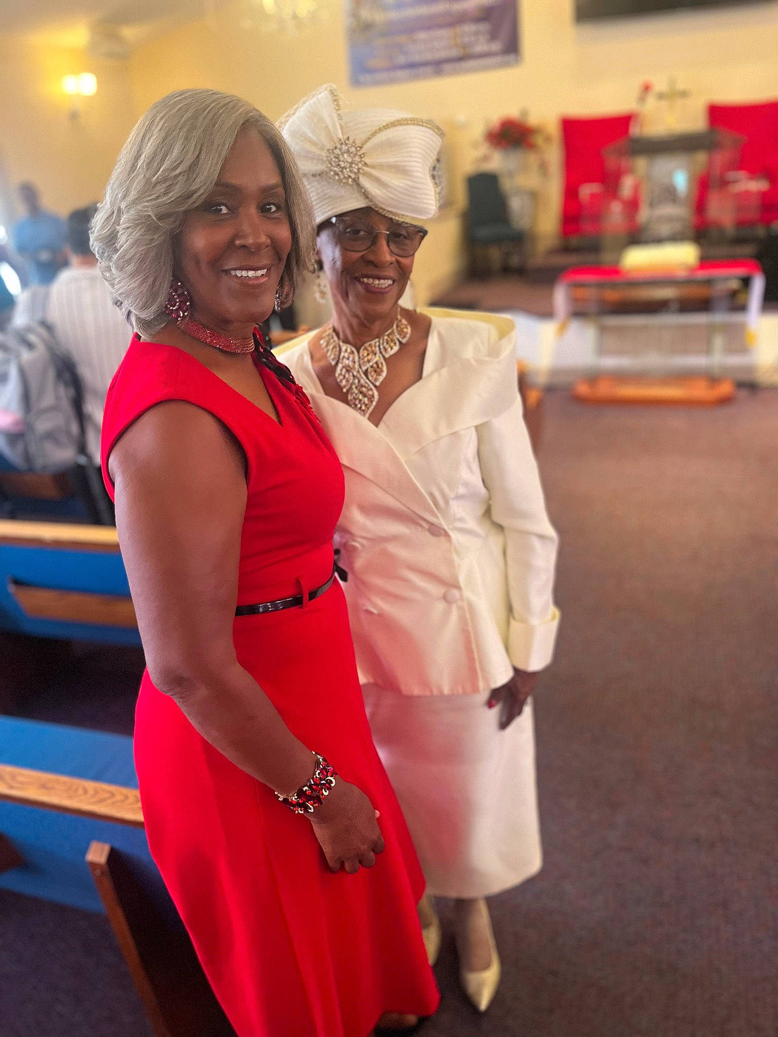 Alaysia is registered to the contest to win money with this photo: automotive_design, belt, blond, carpet, dress, electric_blue, event, eyewear, fashion_design, flooring, formal_wear, headwear, human_leg, jewellery, joy, luggage_and_bags, necklace, person, personal_luxury_car, shoulder