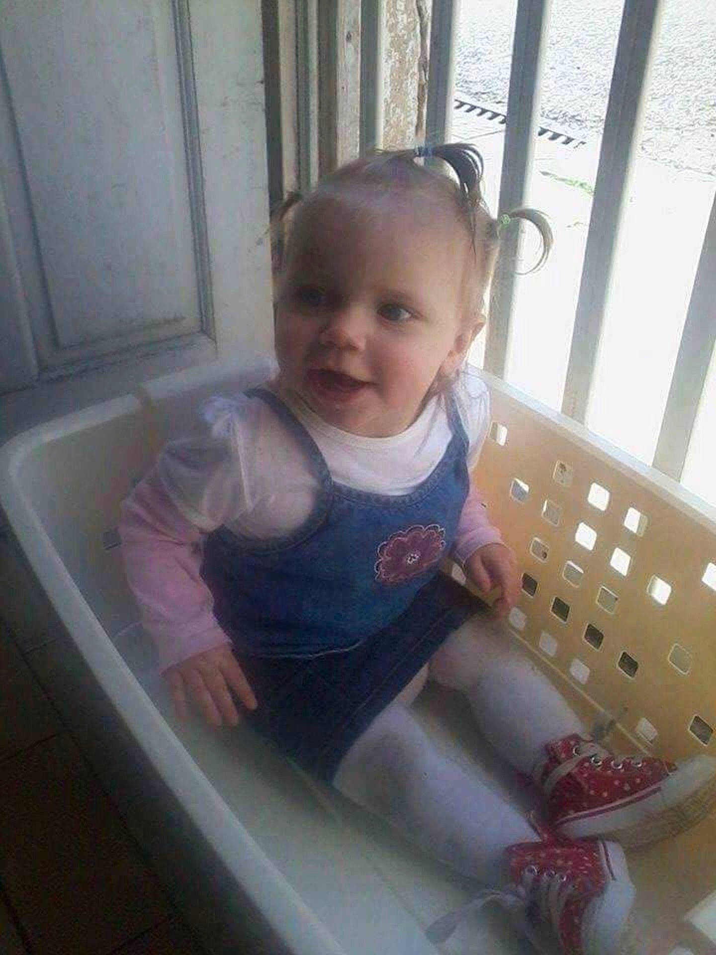 Dalila a rejoint le concours — aidez-le/la à gagner de superbes lots ! baby_products, child, day, fun, girl, infant, mouth, person, product, skin, toddler