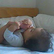 Amira participe au concours pour gagner de l'argent avec cette photo :