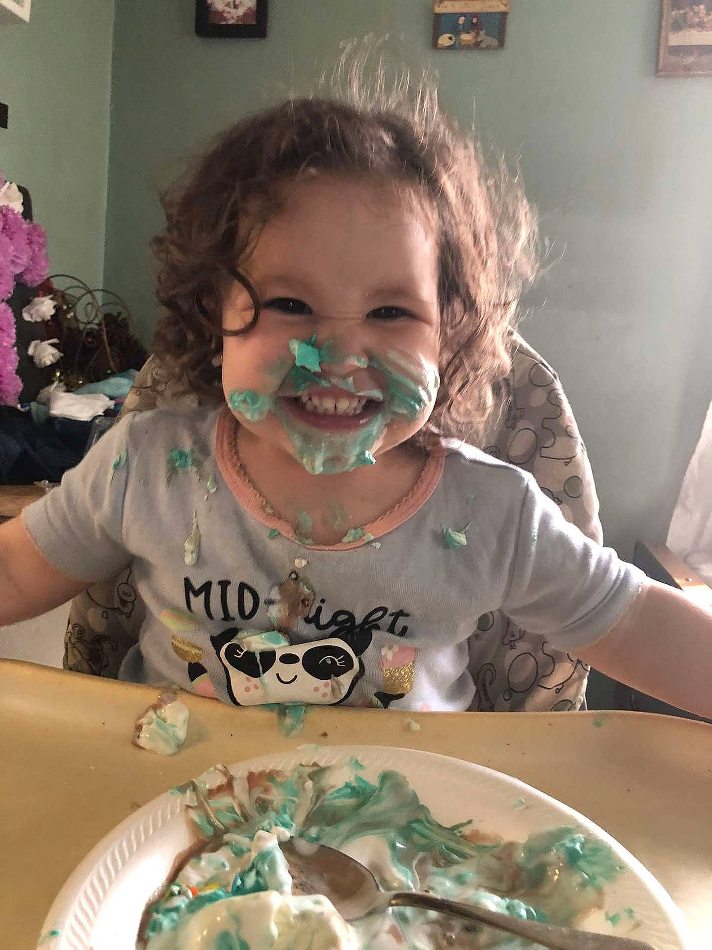 Monika is registered to the contest to win money with this photo: arthropod, child, comfort_food, cooking, dish, event, eyelash, eyewear, fun, glass, hair, happy, iris, person, picture_frame, plate, smile, t_shirt, table, tableware