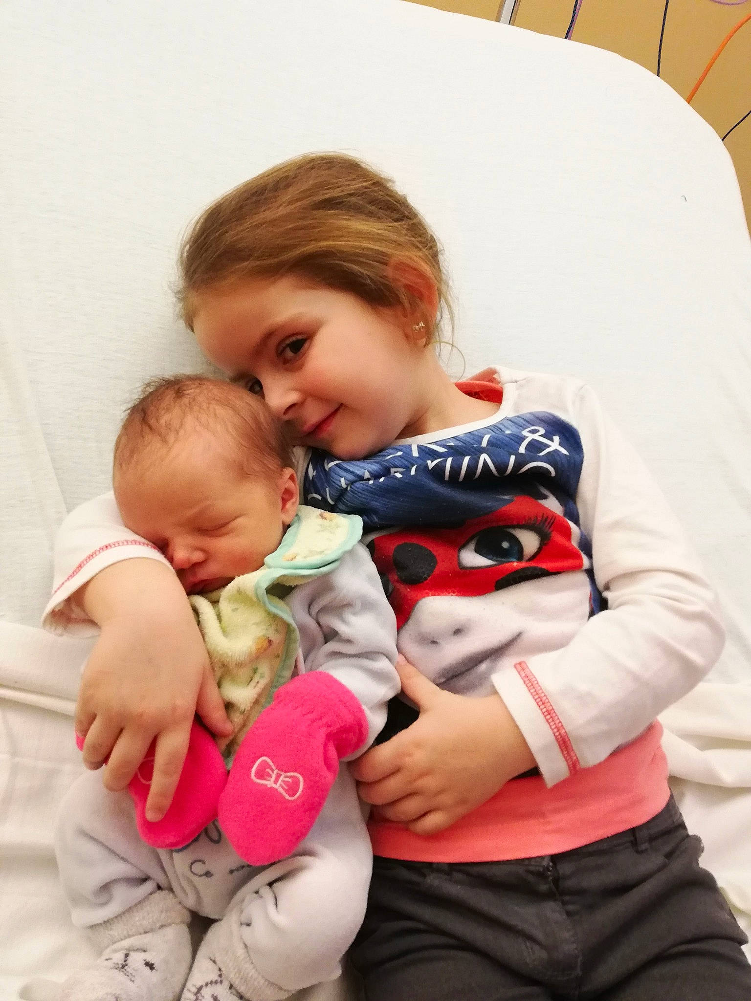 Léana participe au concours pour gagner de l'argent avec cette photo : baby, baby_products, birth, child, comfort, daughter, person, play, product, toddler