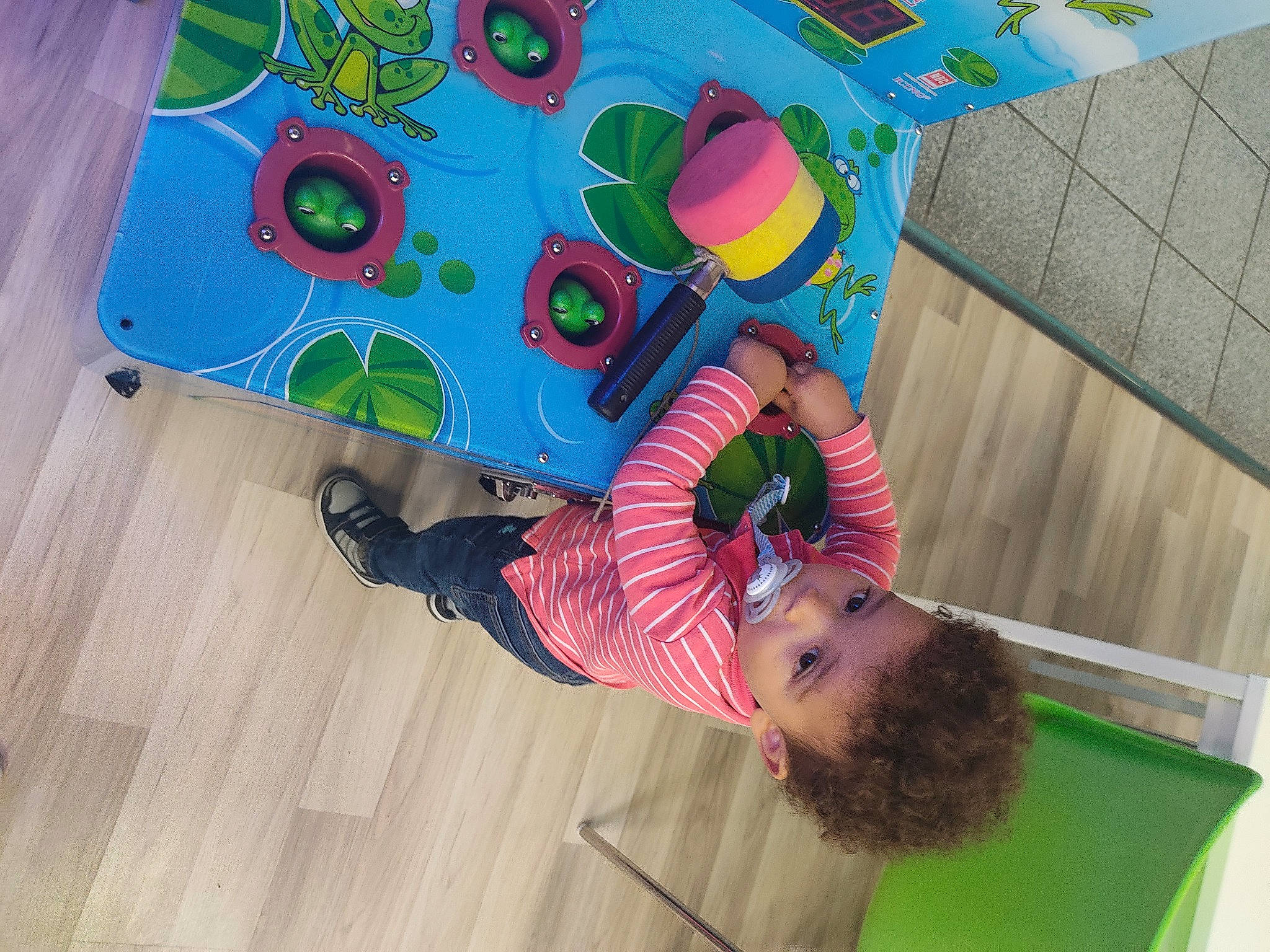 Afane participe au concours pour gagner de l'argent avec cette photo : art, baby, baby_toys, child, flooring, fun, green, hardwood, hat, leisure, paint, party, person, play, recreation, room, toddler, visual_arts, wood, wood_flooring