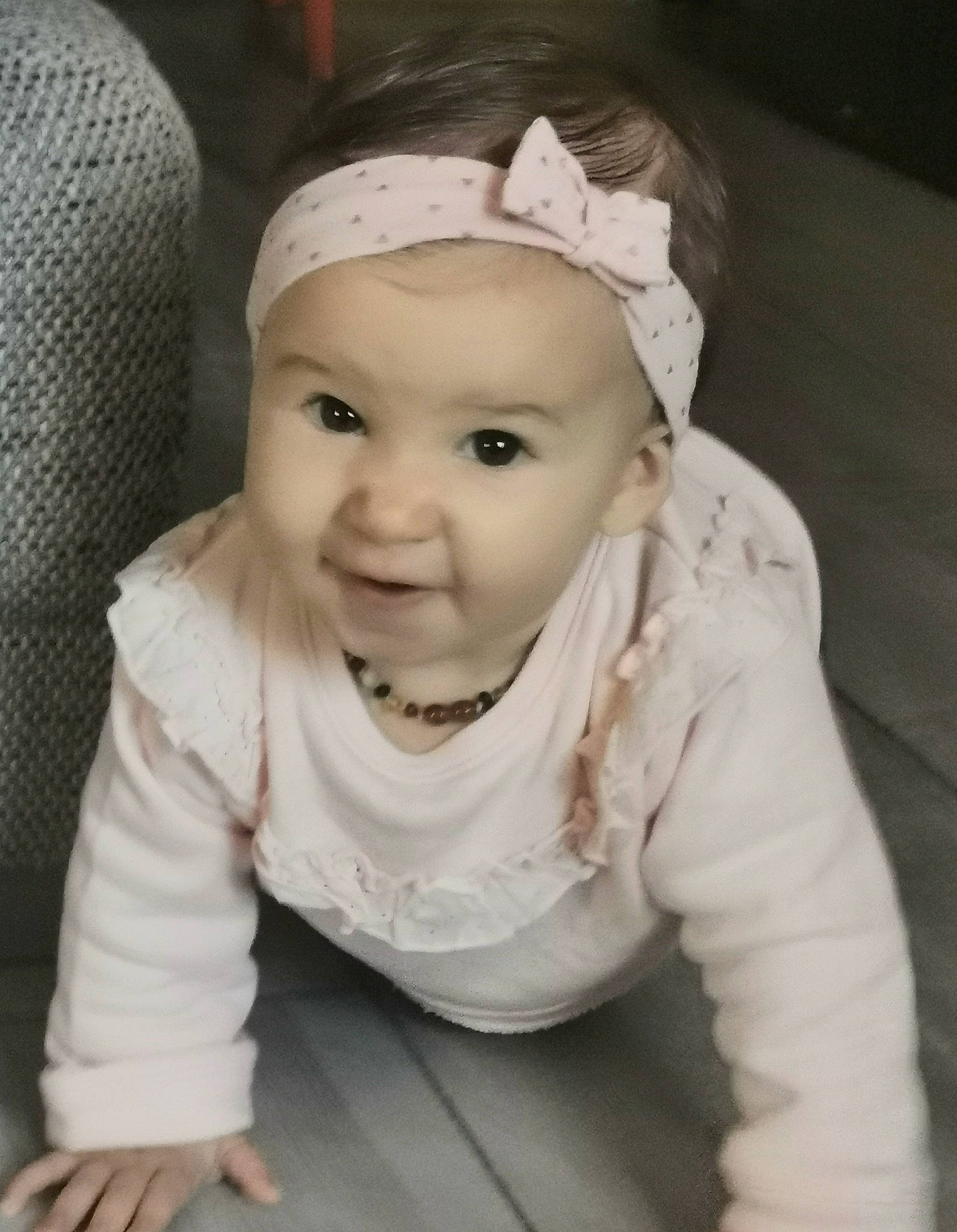 Iléana a rejoint le concours — aidez-le/la à gagner de superbes lots ! baby, cheek, child, face, forehead, hair_accessory, head, headgear, headwear, nose, person, skin, smile, toddler