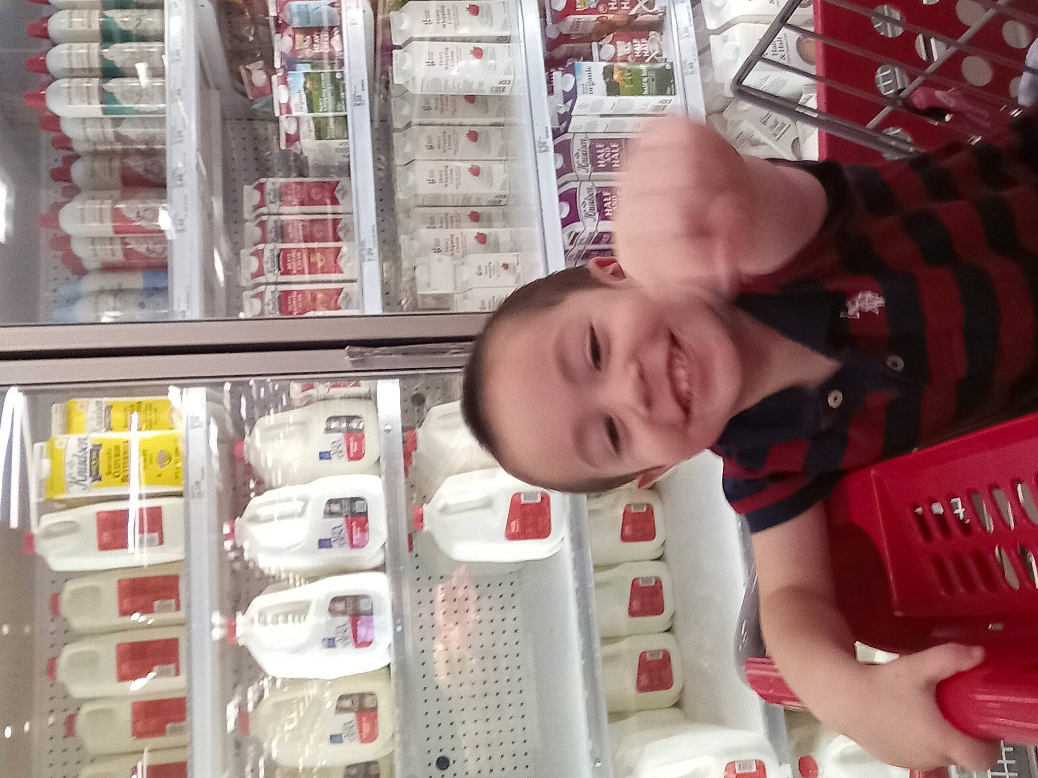 Sergio is registered to the contest to win money with this photo: building, child, convenience_food, convenience_store, customer, food, fun, grocery_store, joy, machine, person, product, retail, service, shelf, shelving, shopping, smile, soft_drink, supermarket