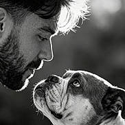 Niska a rejoint le concours — aidez-le/la à gagner de superbes lots ! black_and_white, man, dog, face, close_up, portrait, profile, beard, expression, looking, bond, animal, pet, head, fur, whiskers, outdoor, soft_light, emotion, friendship
