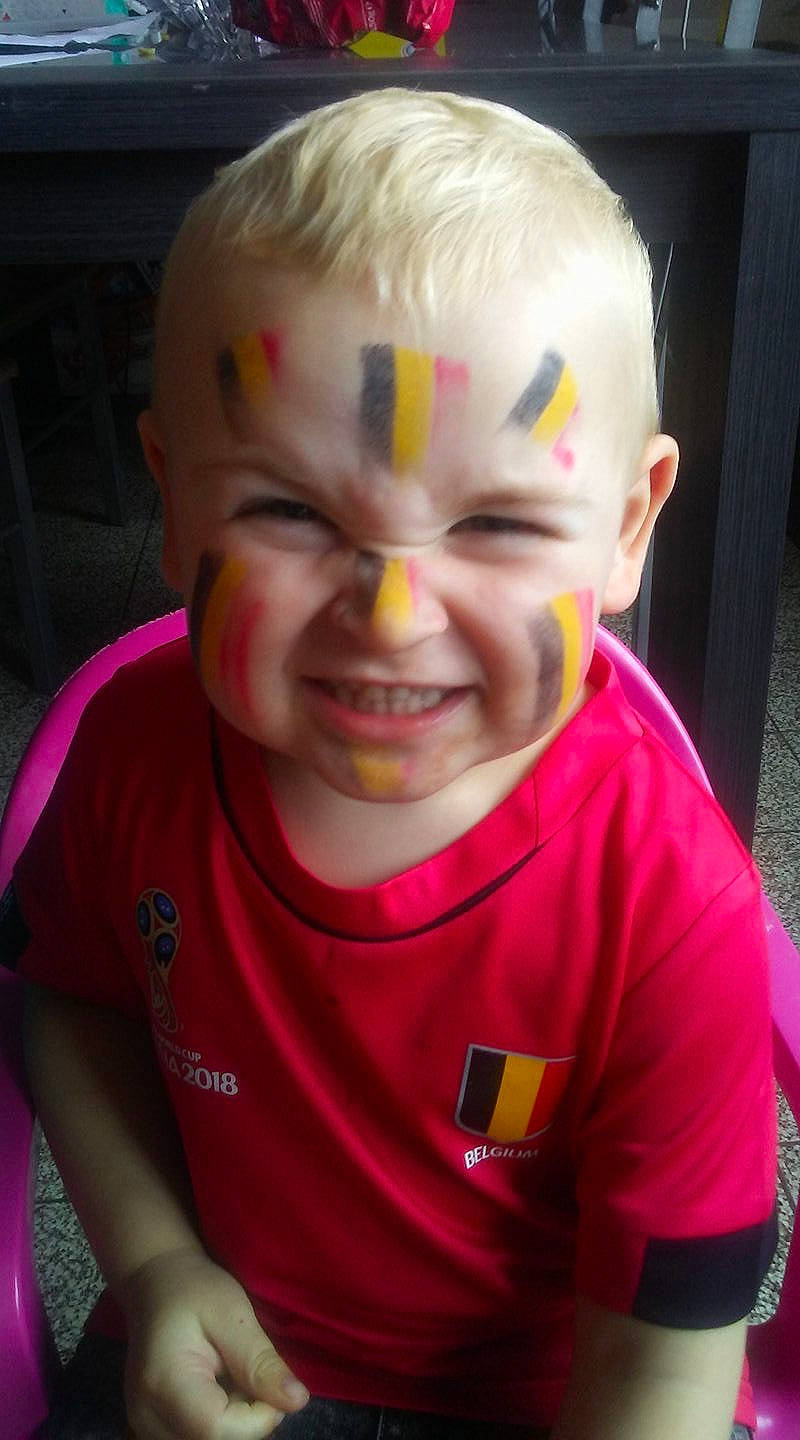 Pietro a rejoint le concours — aidez-le/la à gagner de superbes lots ! cheek, child, chin, clown, eye, face, facial_expression, fictional_character, forehead, fun, head, joy, mouth, nose, person, smile, toddler, yellow