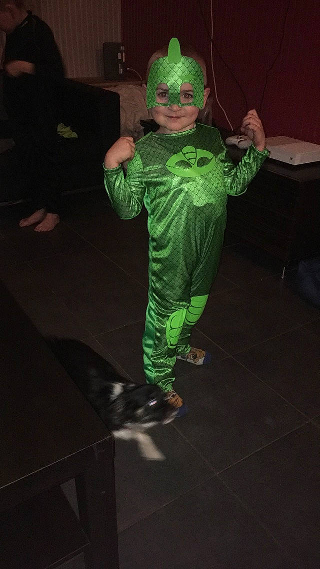 Pietro a rejoint le concours — aidez-le/la à gagner de superbes lots ! costume, fictional_character, green, person