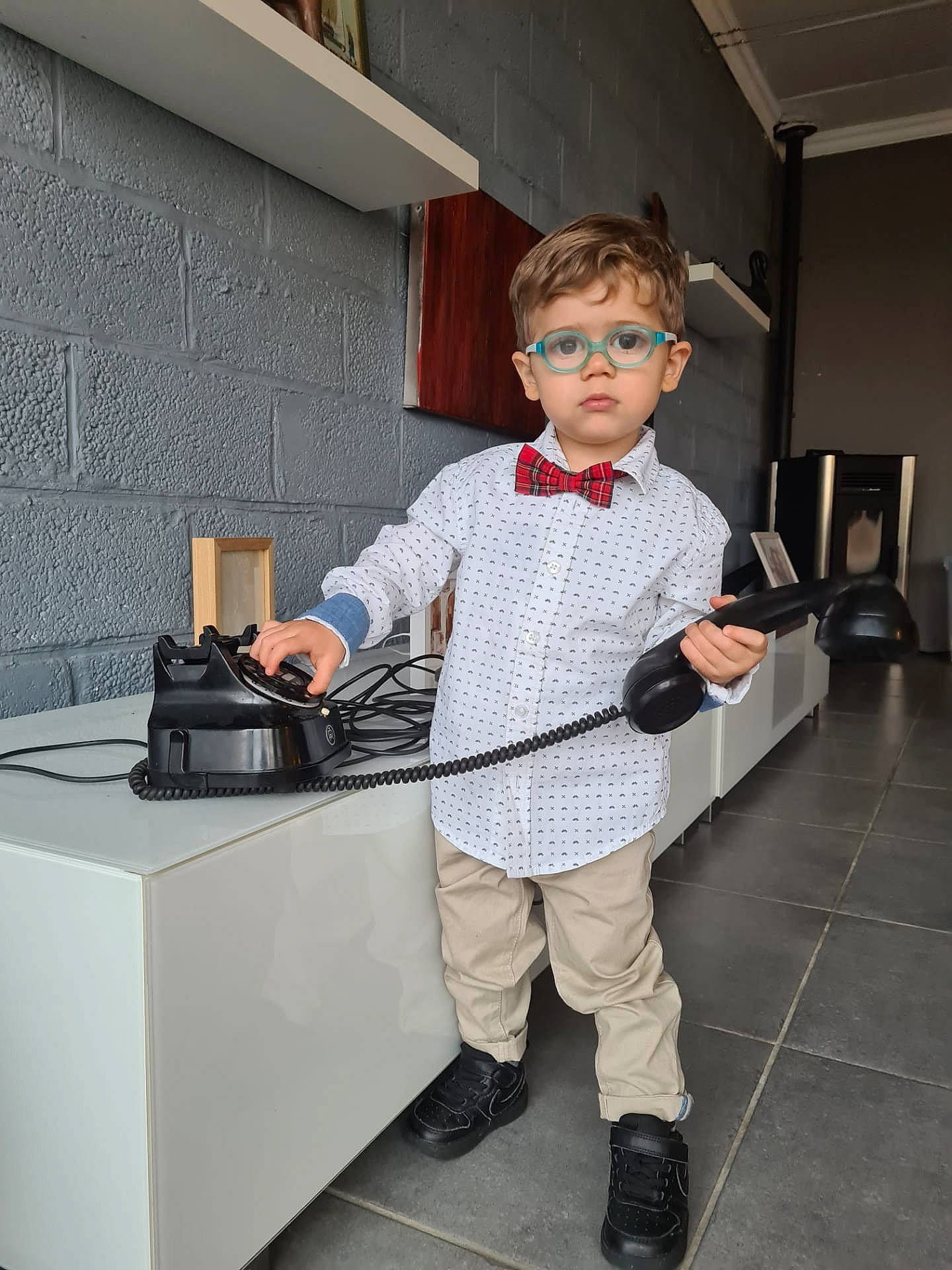 Marc participe au concours pour gagner de l'argent avec cette photo : cooktop, countertop, gas_stove, home_appliance, homemaker, kitchen, kitchen_appliance, kitchen_appliance_accessory, kitchen_stove, person, stove