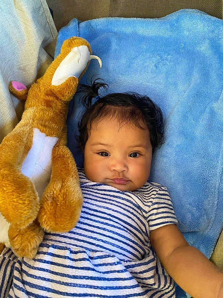 Manaianui participe au concours pour gagner de l'argent avec cette photo : baby, baby_products, baby_sleeping, baby_toddler_clothing, bedding, bedtime, cheek, child, comfort, finger, gesture, happy, linens, person, plush, skin, stuffed_toy, textile, thumb, toddler