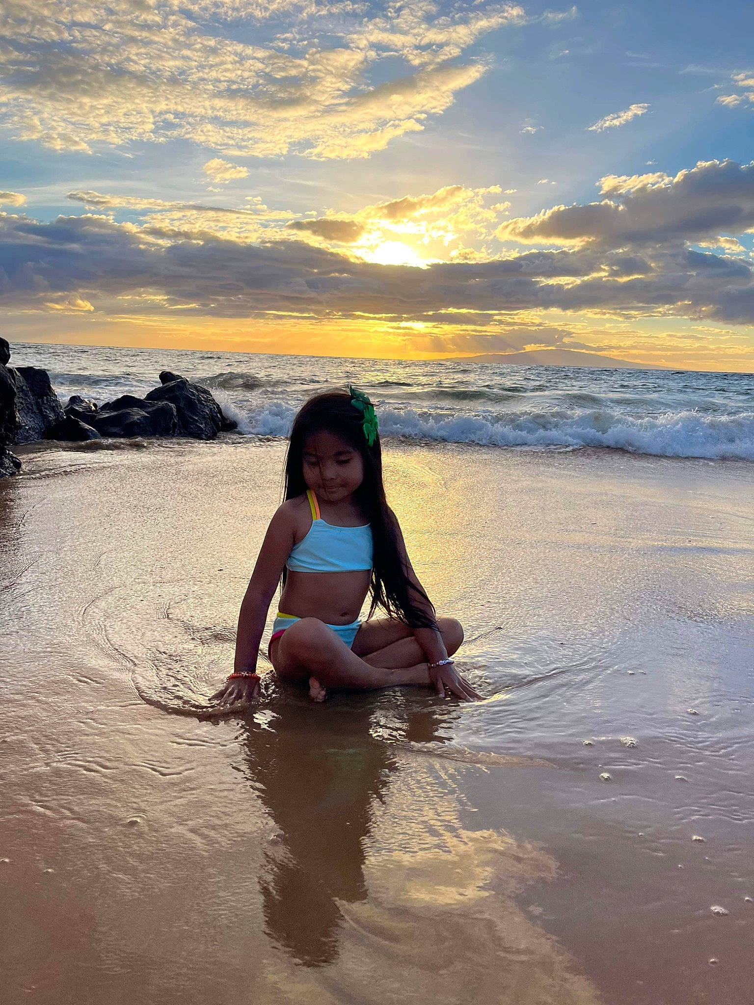 Kyleen Bolosan is registered to the contest to win money with this photo: beach, body_of_water, calm, cloud, coastal_and_oceanic_landforms, dusk, flash_photography, fun, happy, horizon, landscape, leisure, people_in_nature, people_on_beach, person, shore, sky, sunlight, travel, water