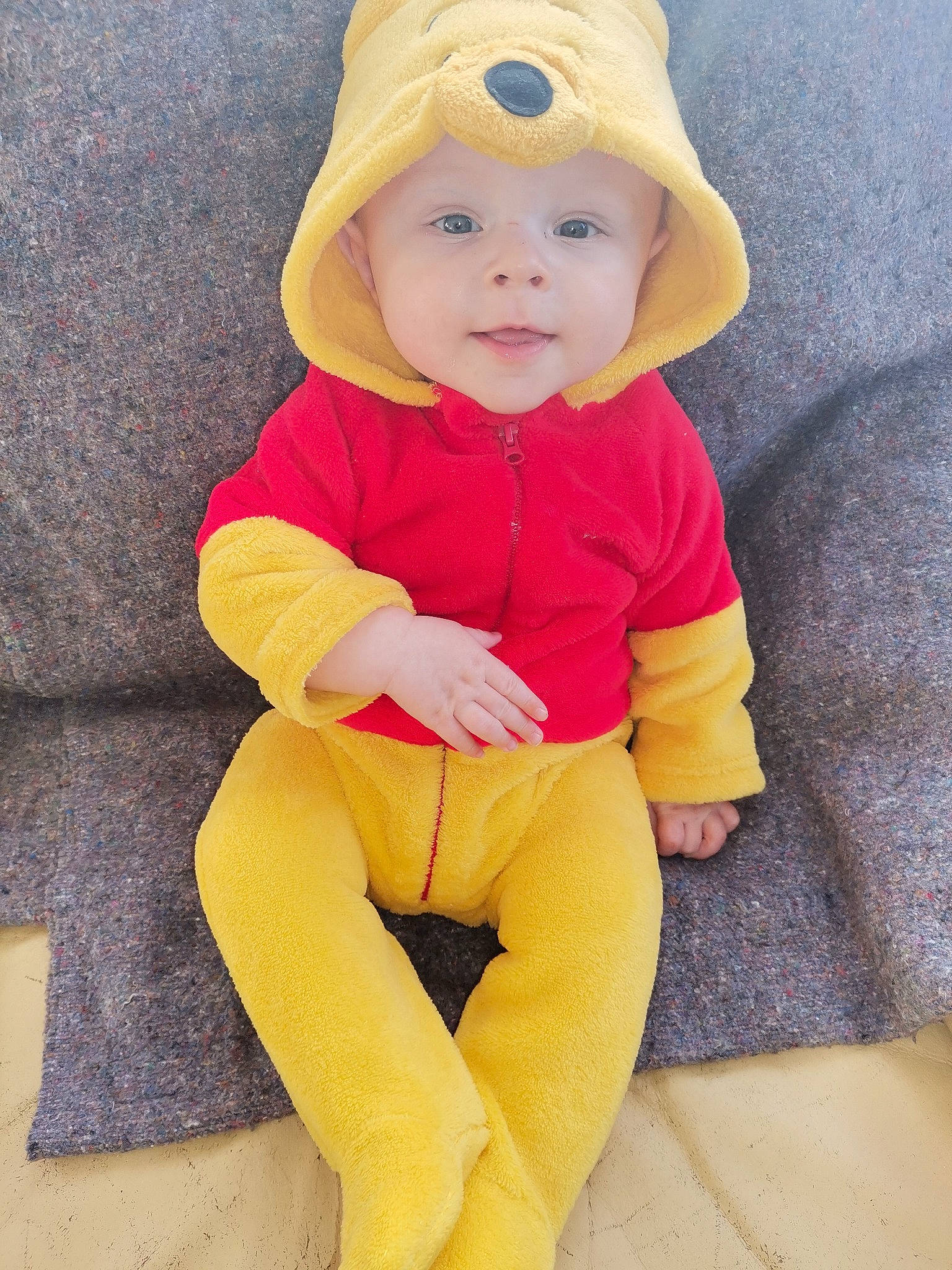 Tiziano participe au concours pour gagner de l'argent avec cette photo : baby, baby_toddler_clothing, cheek, clothing, costume_hat, electric_blue, eye, face, fun, happy, hat, headgear, headwear, human_body, magenta, outerwear, person, skin, sleeve, smile
