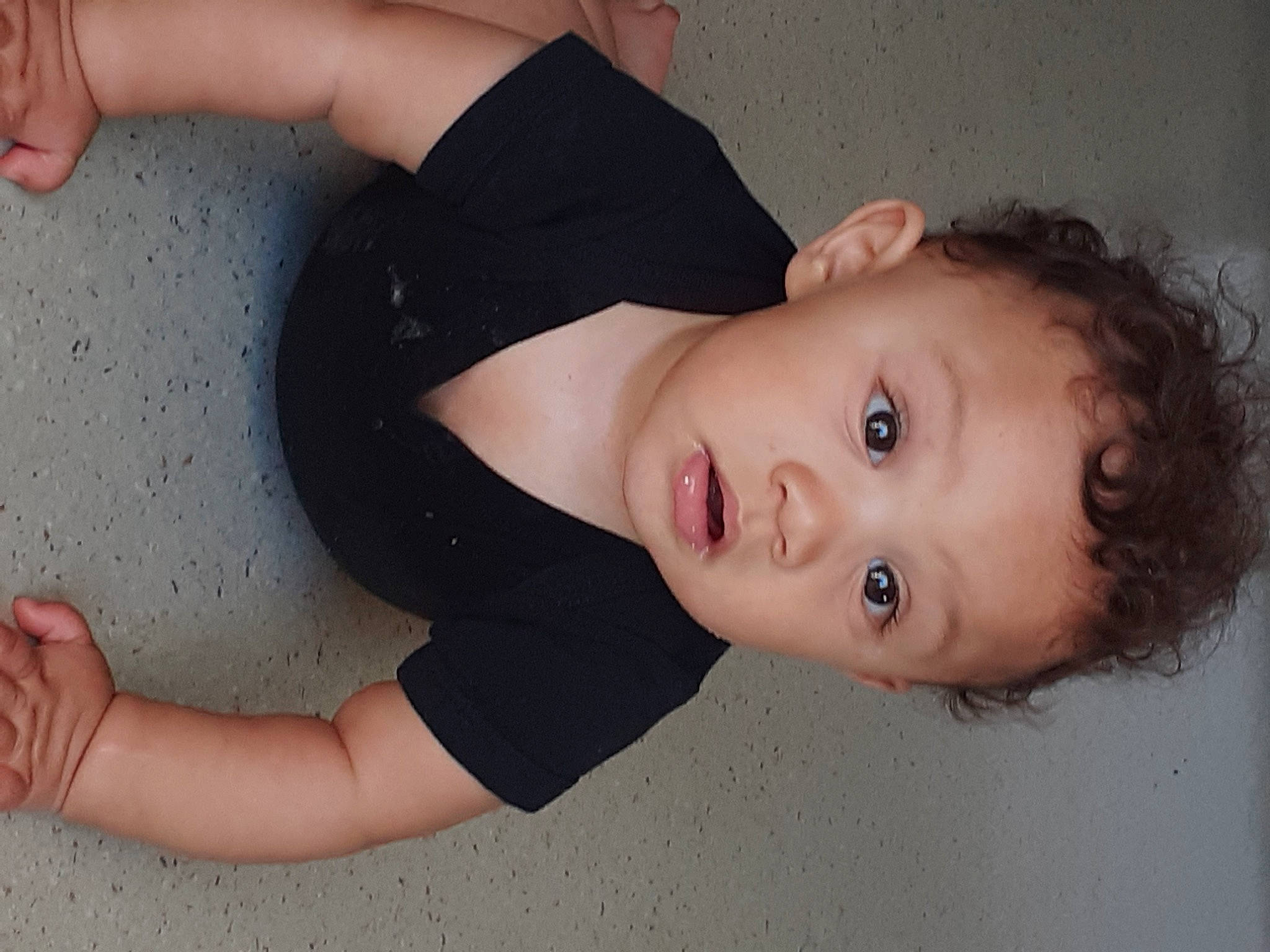 Djaymï a rejoint le concours — aidez-le/la à gagner de superbes lots ! arm, baby, cheek, child, chin, ear, face, head, neck, person, skin, toddler