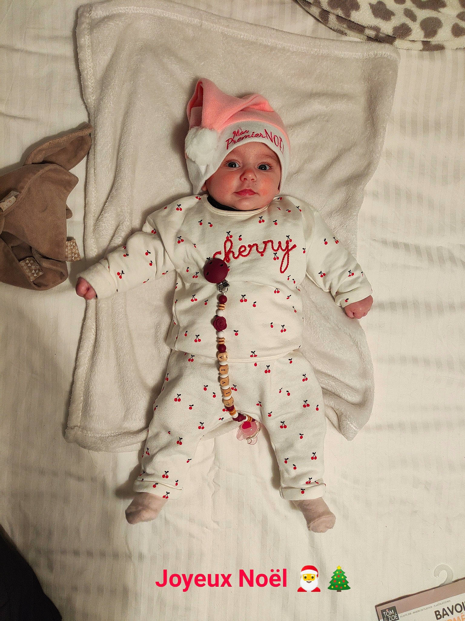 Livia participe au concours pour gagner de l'argent avec cette photo : baby, baby_products, baby_safety, baby_sleeping, baby_toddler_clothing, bedding, child, comfort, costume, fictional_character, font, fur, happy, hat, headwear, linens, pattern, person, portrait_photography, room