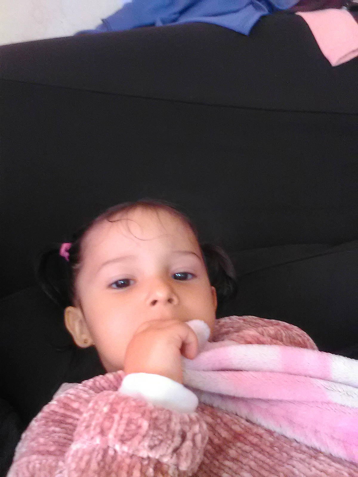 Assïa participe au concours pour gagner de l'argent avec cette photo : baby, cheek, child, face, mouth, neck, nose, person, pink, toddler