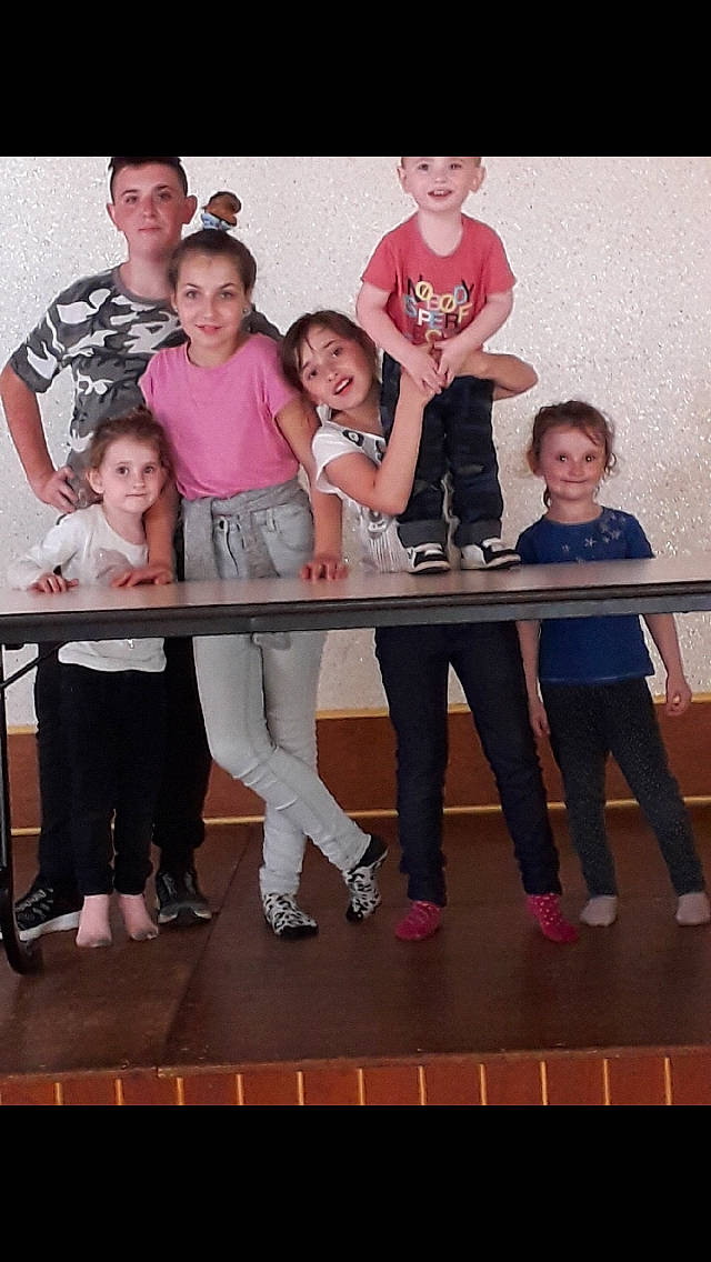 Léa participe au concours pour gagner de l'argent avec cette photo : child, event, family, fun, happy, joy, person, smile, t_shirt