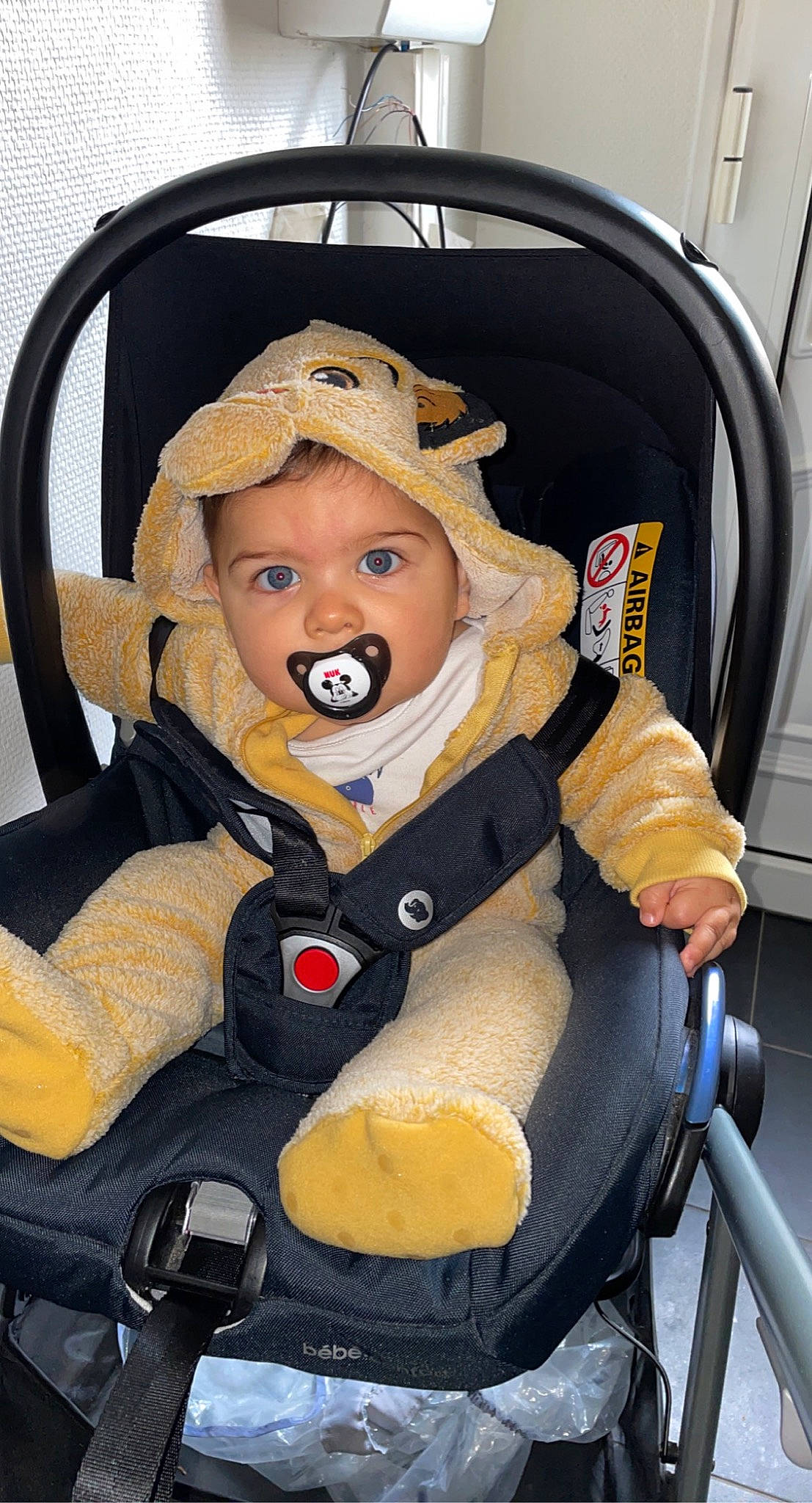 Sohan participe au concours pour gagner de l'argent avec cette photo : auto_part, baby, baby_carriage, baby_in_car_seat, baby_products, baby_safety, car_seat, car_seat_cover, chair, child, comfort, headwear, motor_vehicle, person, personal_protective_equipment, seat_belt, service, sitting, stuffed_toy, toddler