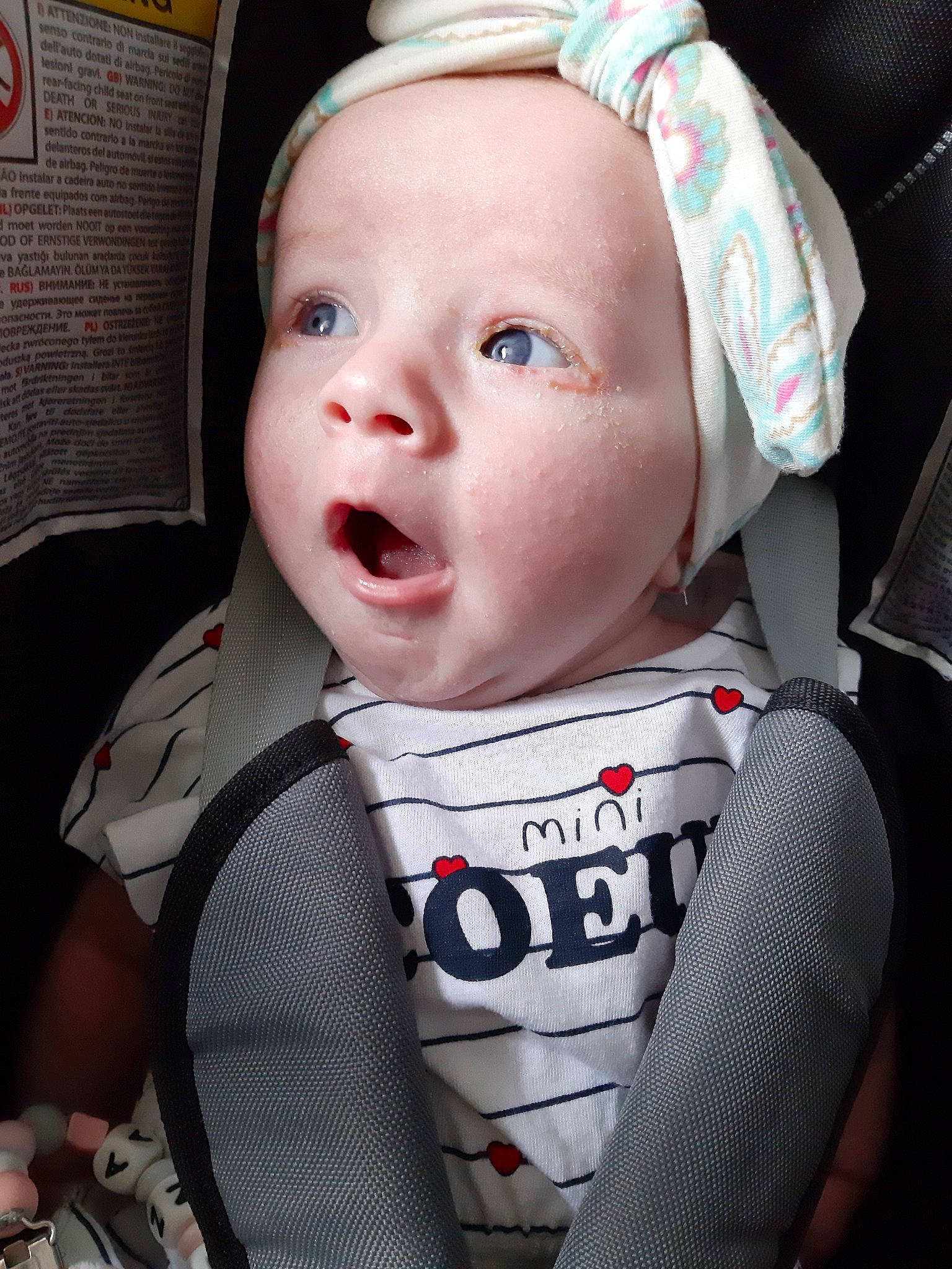 Hélèna a rejoint le concours — aidez-le/la à gagner de superbes lots ! baby, baby_carriage, baby_in_car_seat, baby_products, car_seat, cheek, child, person, product, toddler