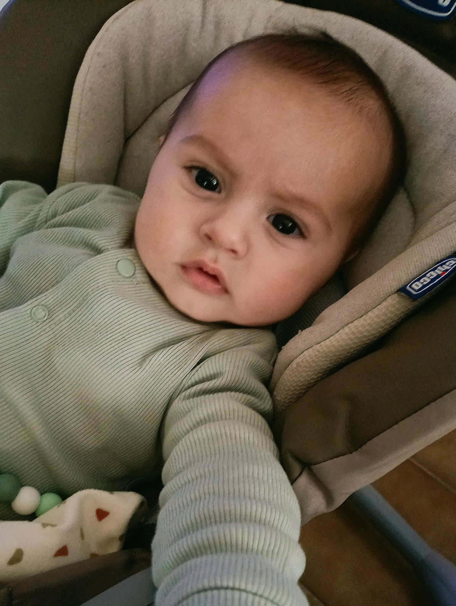 Angiolino participe au concours pour gagner de l'argent avec cette photo : baby, baby_products, baby_safety, baby_sleeping, baby_toddler_clothing, cheek, child, chin, comfort, eye, eyebrow, head, iris, linens, mammal, nose, person, product, skin, smile