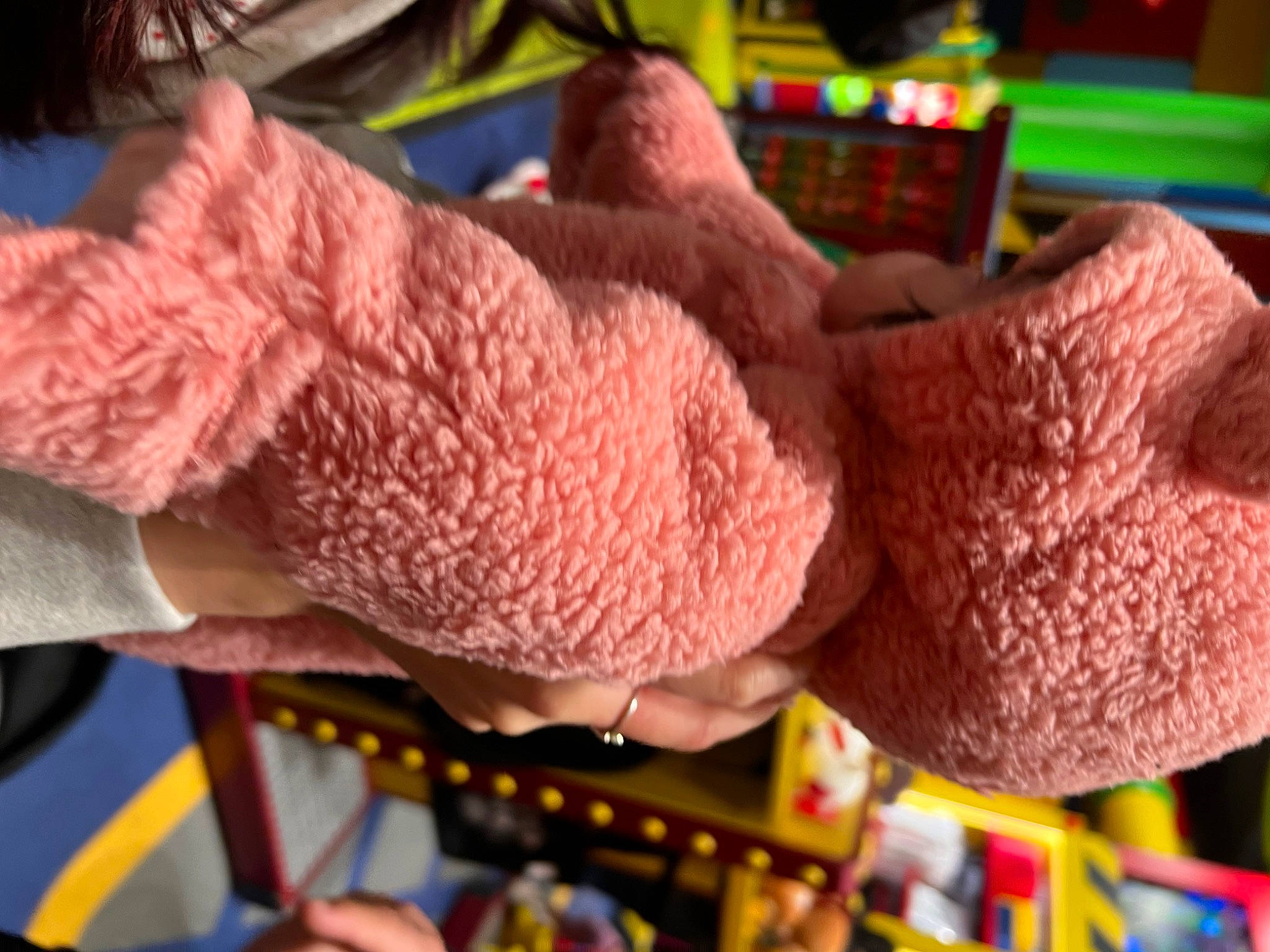 Neylani is registered to the contest to win money with this photo: art, carmine, craft, creative_arts, crochet, event, fashion_accessory, glove, headgear, human_leg, magenta, nail, pattern, person, plant, textile, thread, thumb, wool, woolen