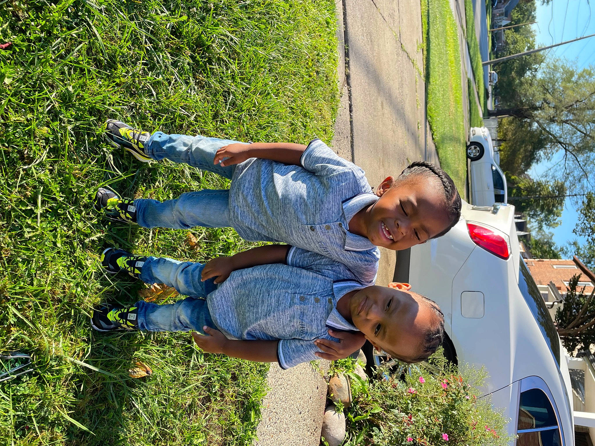 Darrin is registered to the contest to win money with this photo: denim, electric_blue, eyewear, fun, grass, happy, leisure, people_in_nature, person, plant, recreation, shorts, smile, sunglasses, t_shirt, tree, walking_shoe