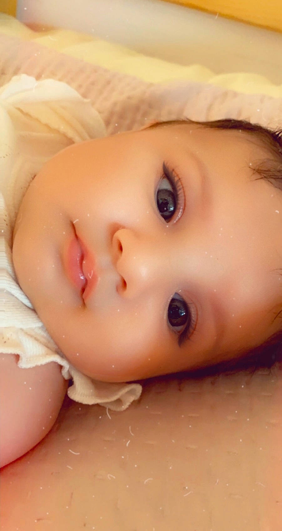 Léana a rejoint le concours — aidez-le/la à gagner de superbes lots ! baby, cheek, child, chin, close_up, eye, eyebrow, eyelash, face, forehead, head, iris, lip, mouth, nose, person, skin, toddler