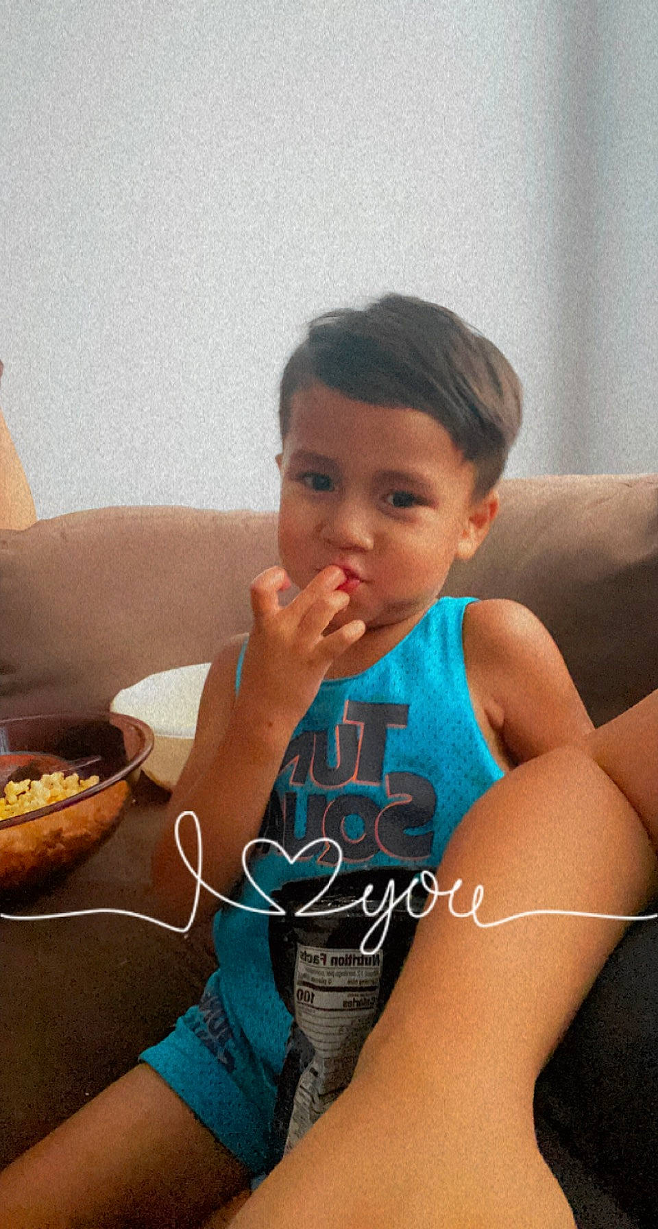 Terry is registered to the contest to win money with this photo: abdomen, arm, chest, elbow, face, finger, hair, hand, happy, head, human_body, knee, muscle, neck, person, shoulder, t_shirt, tableware, thigh, trunk