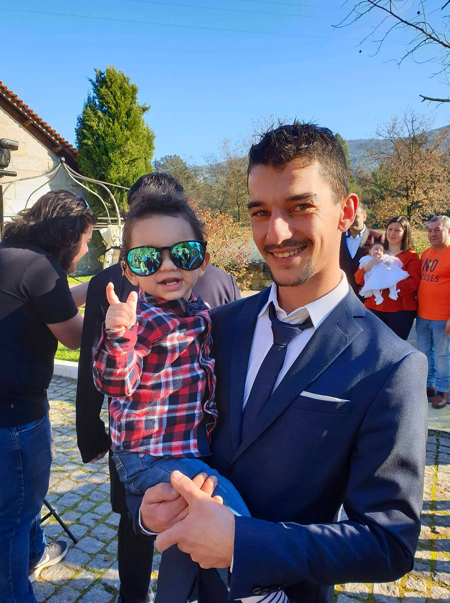 Lucas a rejoint le concours — aidez-le/la à gagner de superbes lots ! child, community, event, eyewear, glasses, joy, leaf, leisure, people, person, photography, plant, recreation, smile, suit, tartan, tie, tourism, tree, vision_care